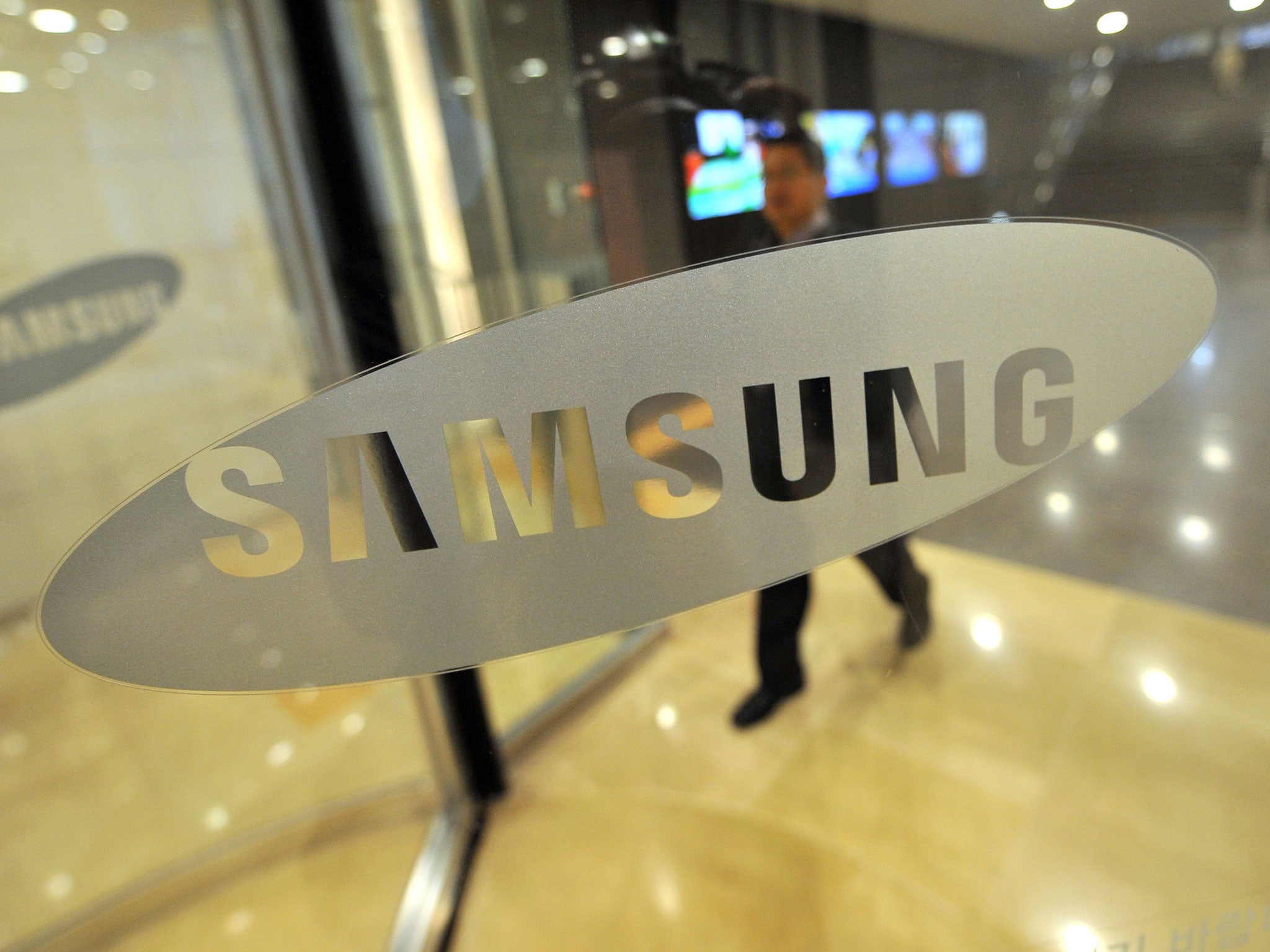 Samsung are looking into introducing eye iris scanning technology in the Galaxy S5.