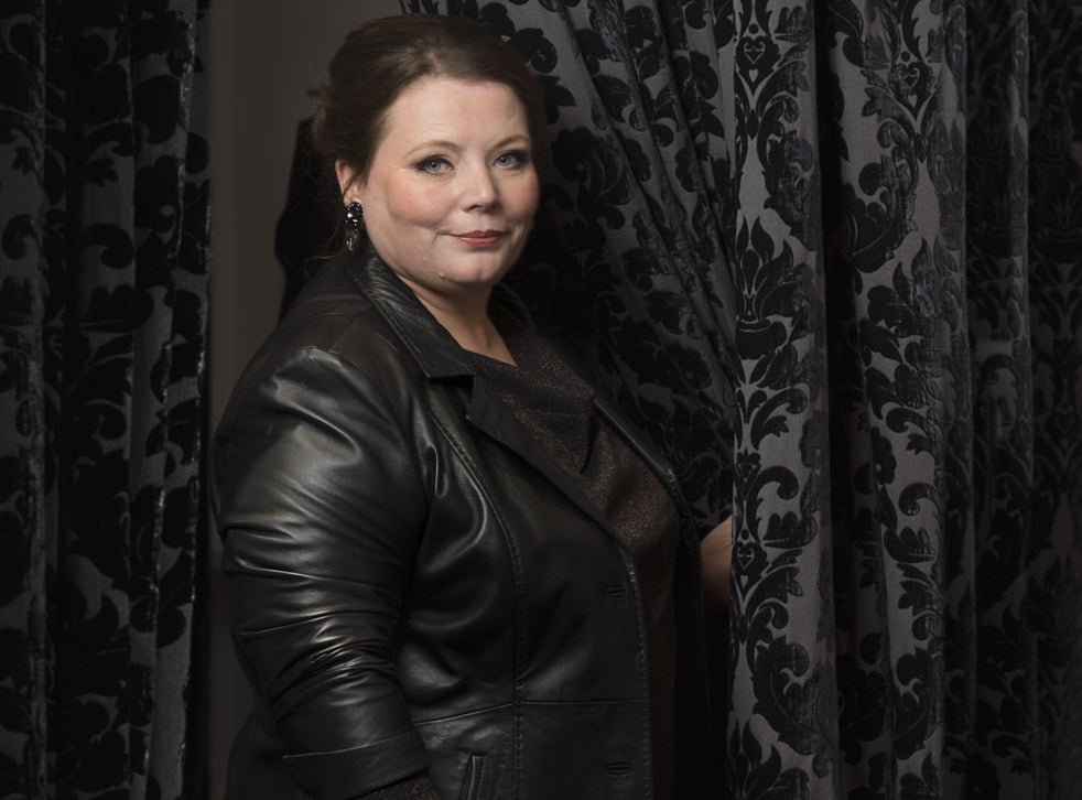 Actor and writer Joanna Scanlan talks plussize fashion, funny nurses