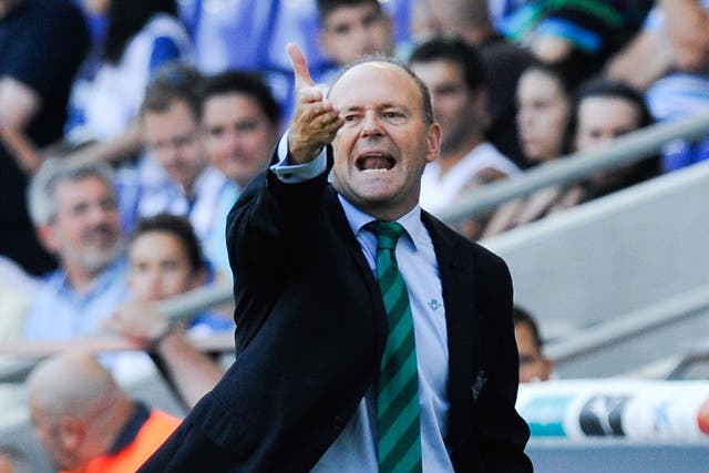 Pepe Mel makes a gesture from the touchline