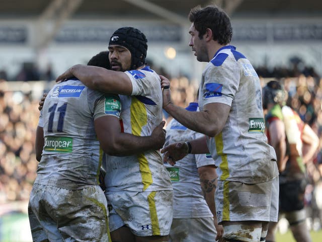 Clermont Auvernge celebrate after Sitiveni Sivivatu scored a late try to beat Harlequins
