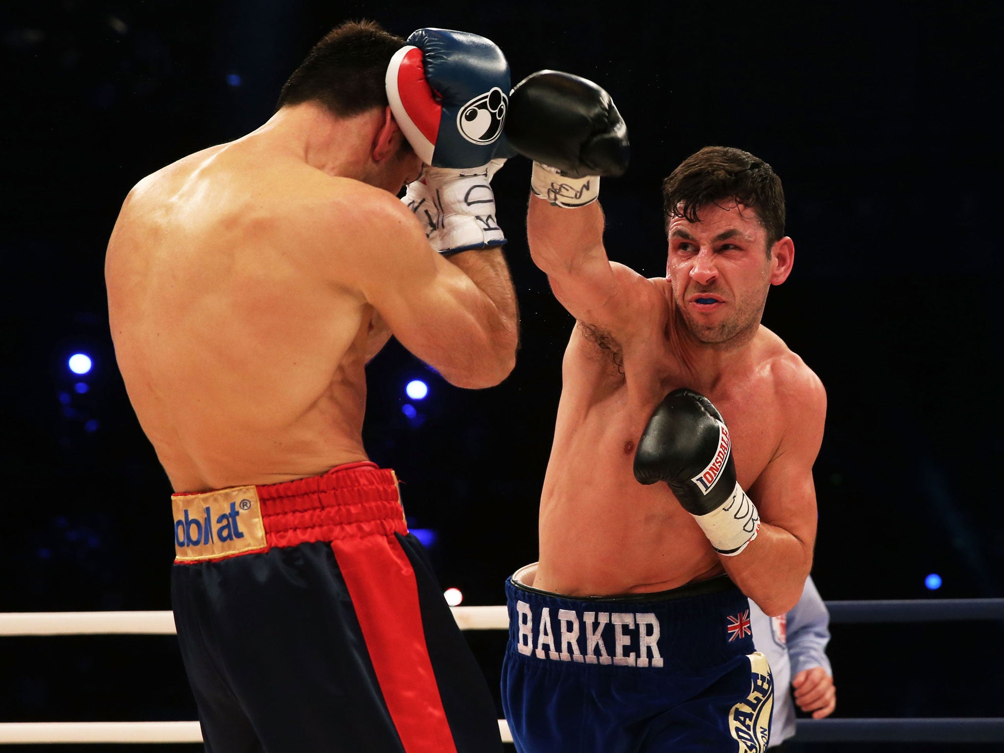 Darren Barker has announced his retirement from boxing after suffering a hip injury in the defeat to Felix Sturm