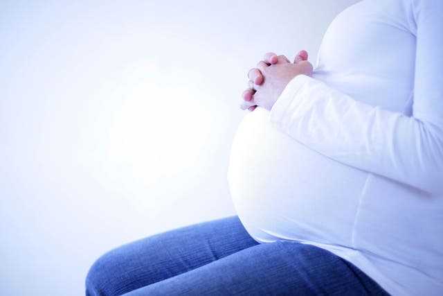 La profesora Dame Sally Davies considera que la tendencia a la maternidad retrasada es 'preocupante'