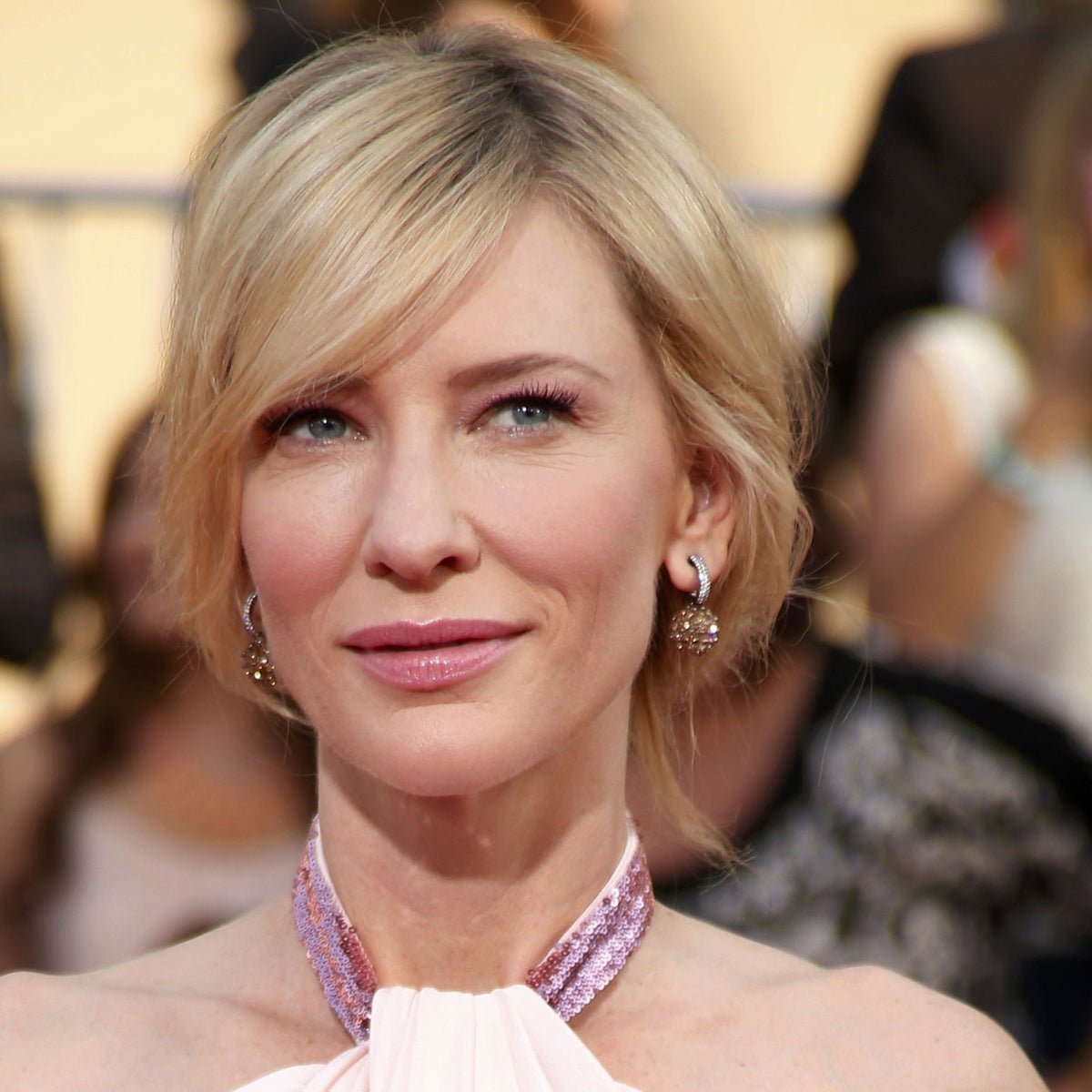 Cate Blanchett calls out red carpet sexism: 'Do you do this to the guys?' | The Independent | The Independent