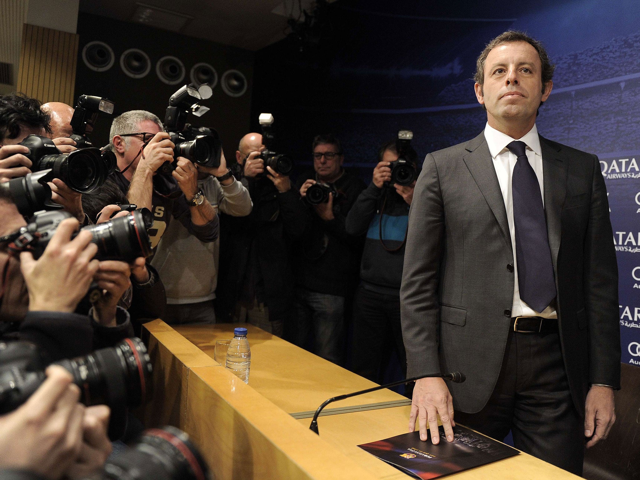 Sandro Rosell announces his resignation from the Barcelona presidency