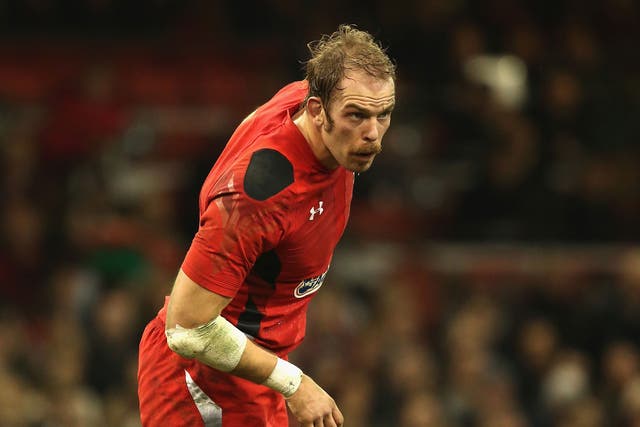 Alun Wyn Jones has extended his contract with the Ospreys