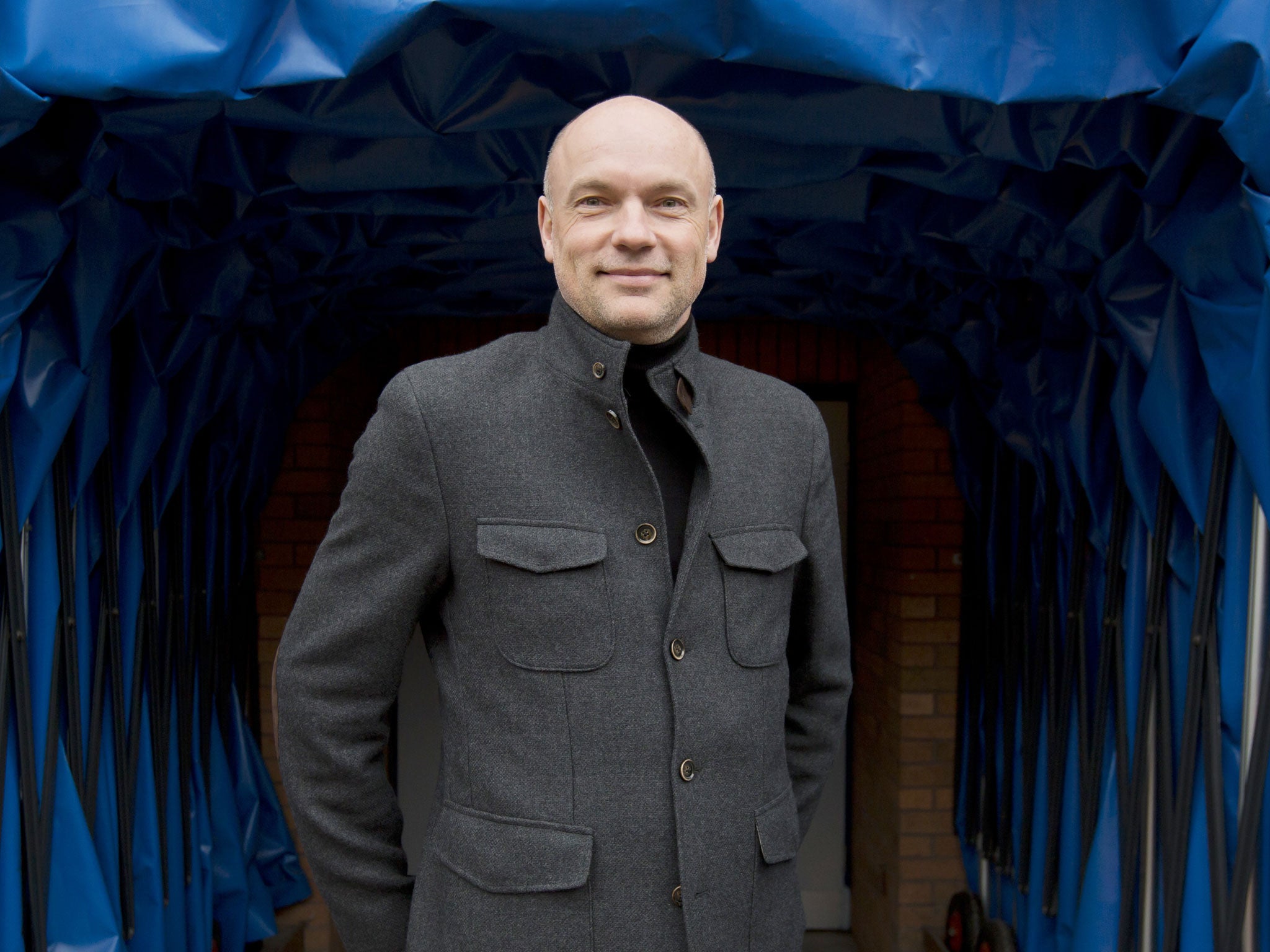 Uwe Rösler at the mouth of the Wigan tunnel