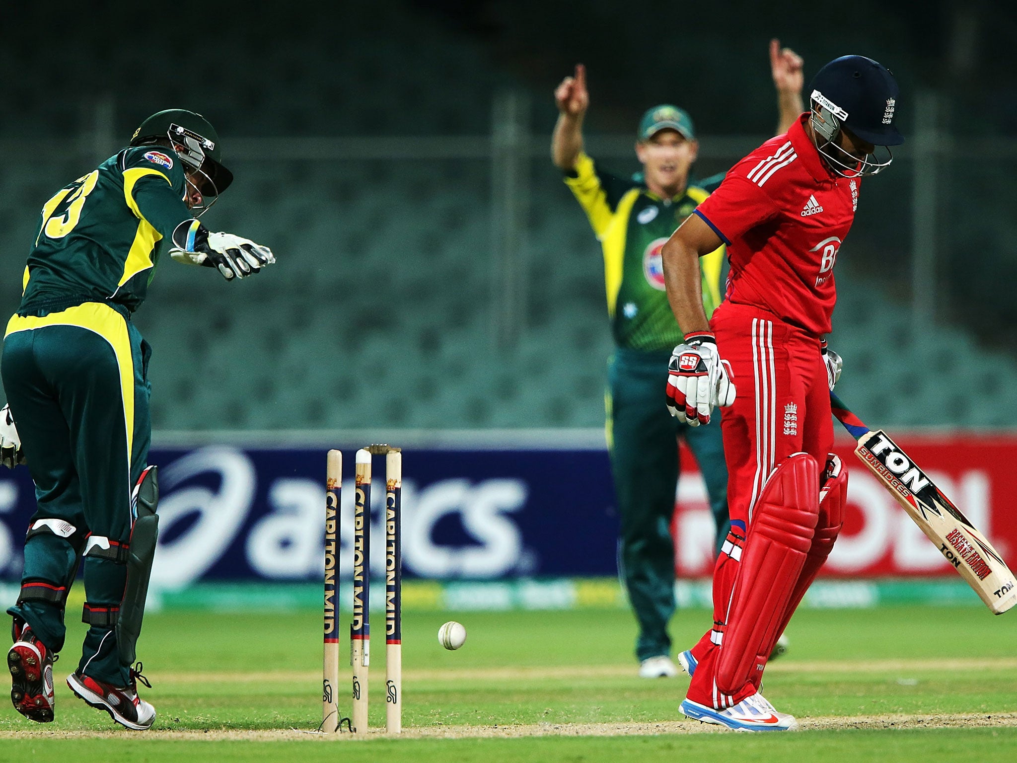 Ravi Bopara is controversially dismissed in the fifth ODI between England and Australia