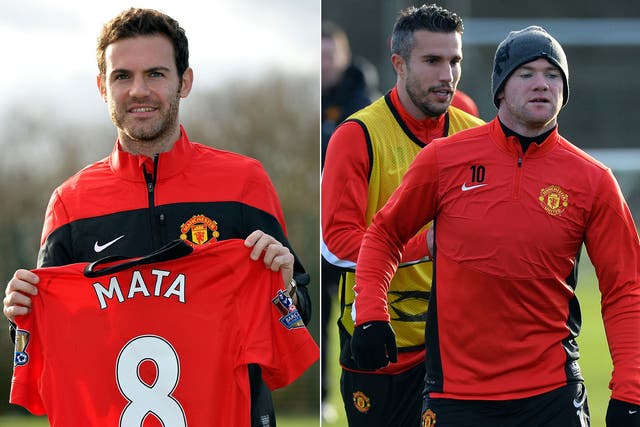 Juan Mata was presented as a Manchester United player on the same day as the return to training of Robin van Persie and Wayne Rooney