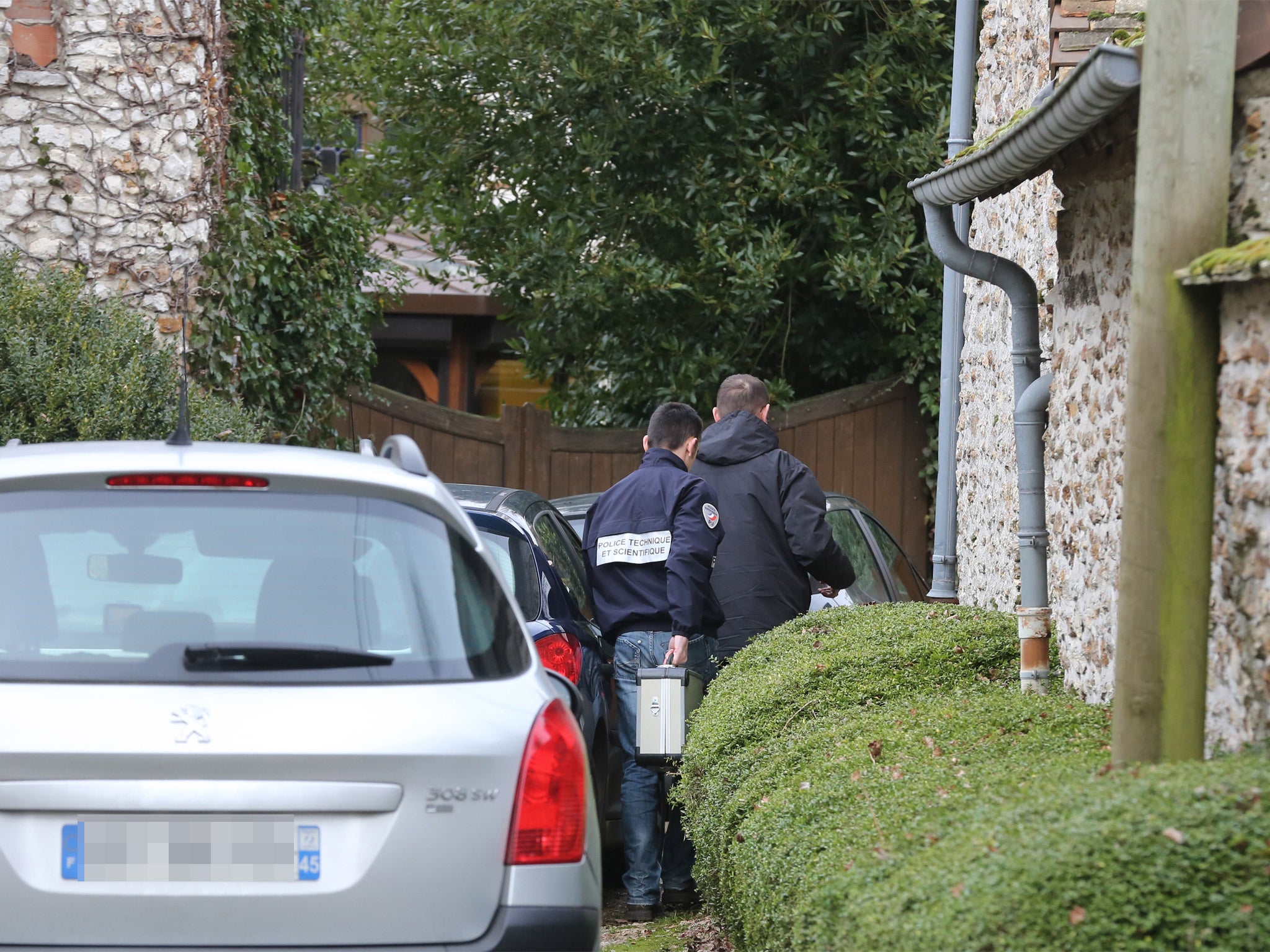 Police search the house belonging to French controversial comic Dieudonné Míbala Míbala