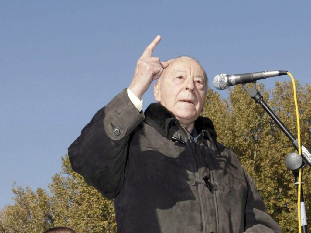 Piñar addresses a rally in 2007 to mark the 32nd anniversary of Franco's death