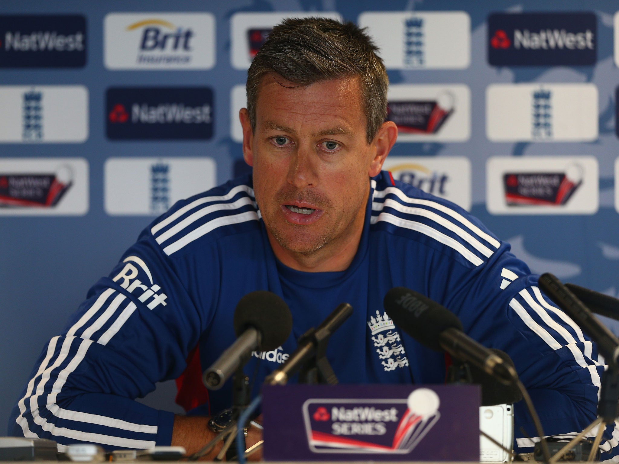 Ashley Giles (Odds: Evens)
Age 40 Nationality English
Experience Ex-England player; Warwickshire coach; now England limited-overs head coach