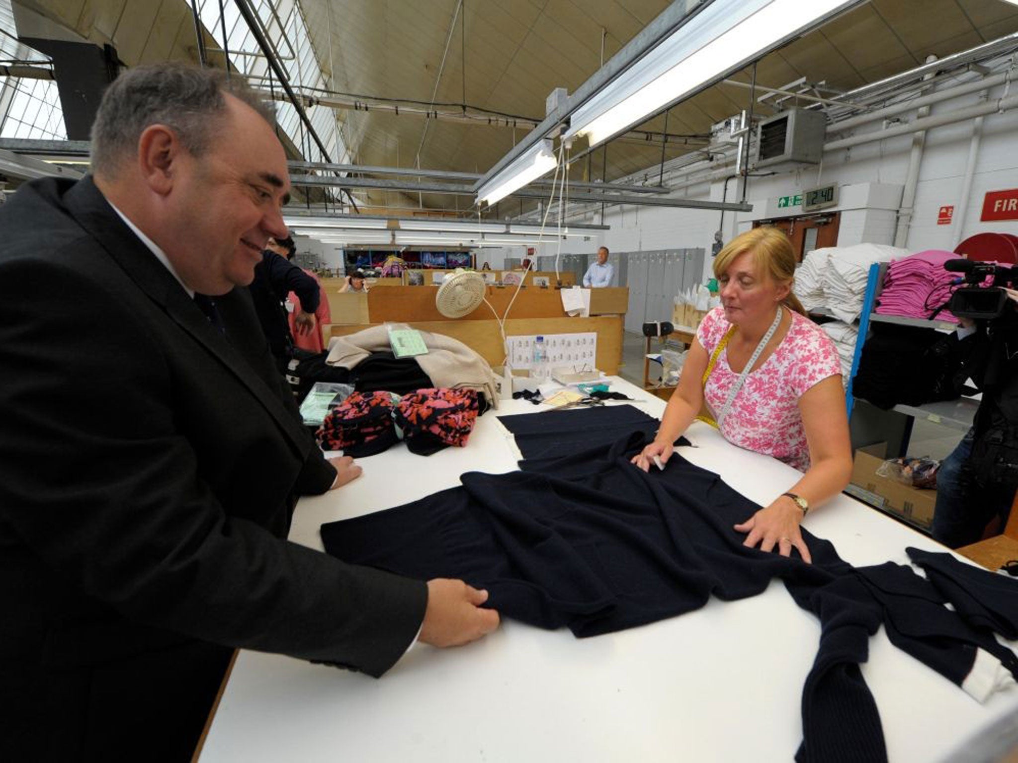 Alex Salmond visits Barrie Knitwear