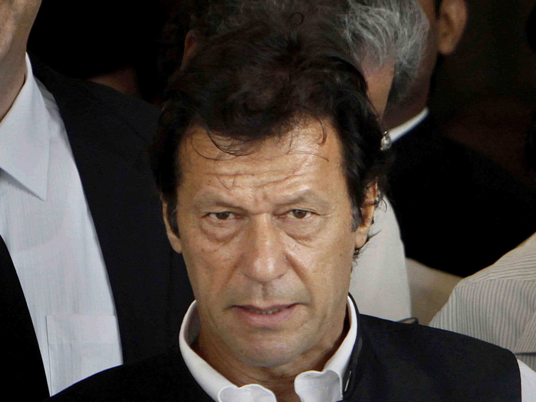 The Pakistani Taliban wants five well-known political and religious figures, including the former cricketer Imran Khan, to represent them in peace talks with the government, according to a statement