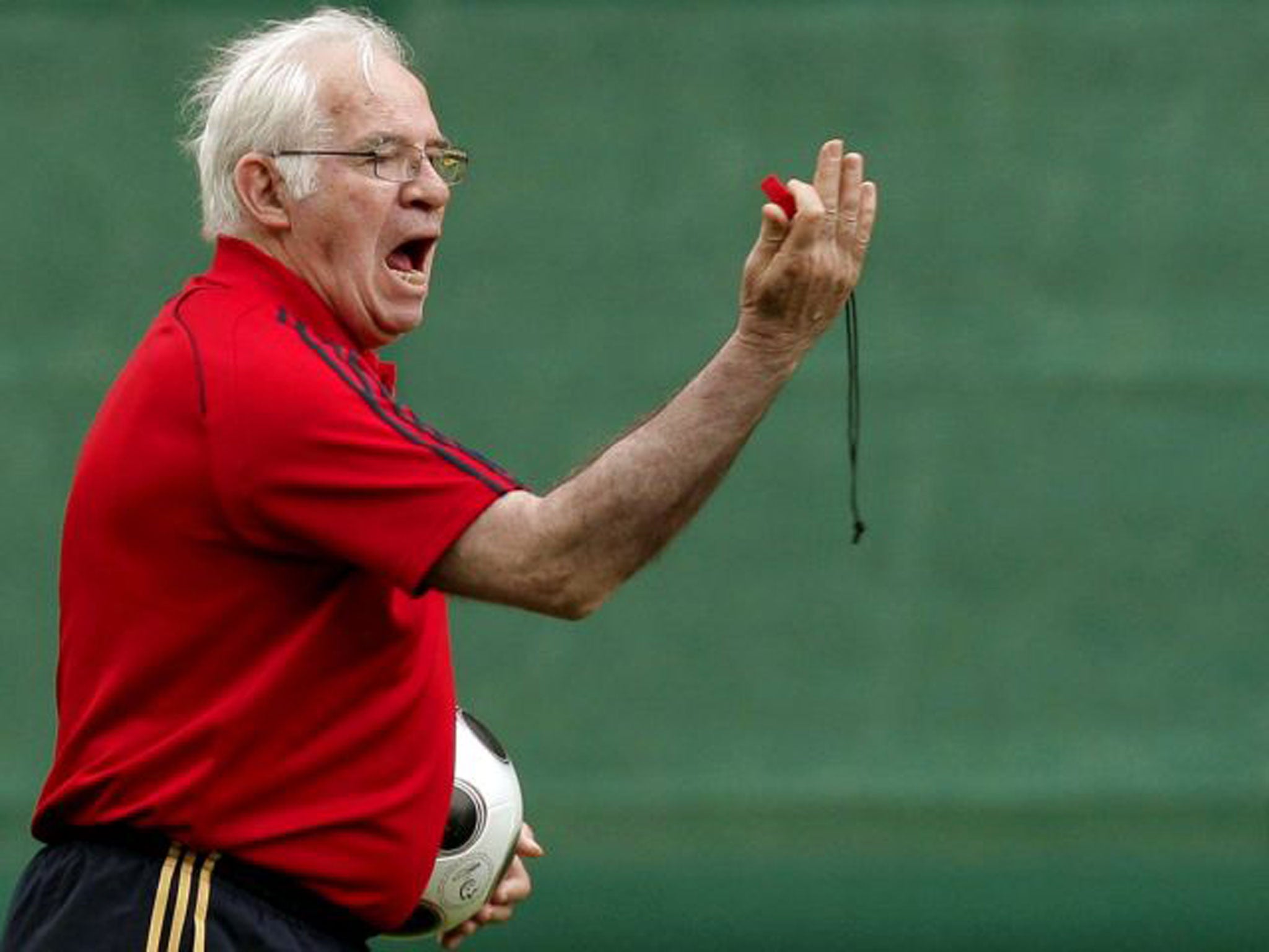 Aragones at work in Austria during Euro 2008, which Spain went on to win