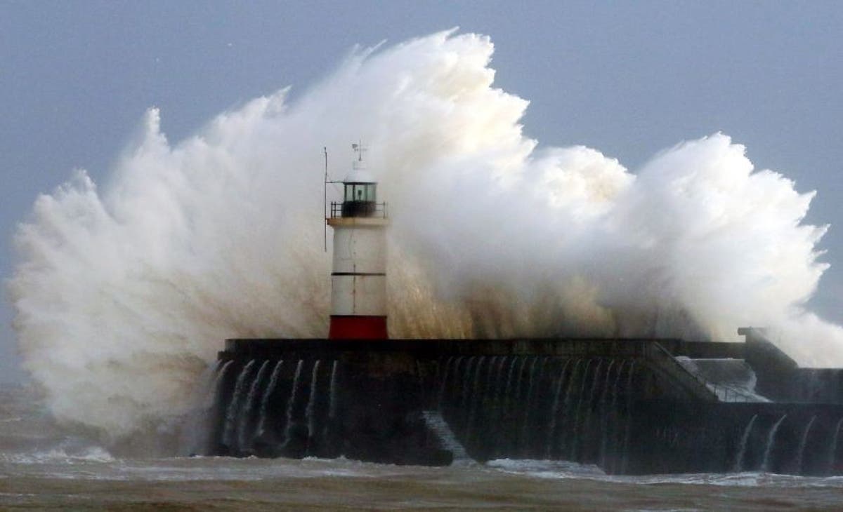 Uk Weather: 40mm Rainfall To Bring Yet More Flooding As Country 