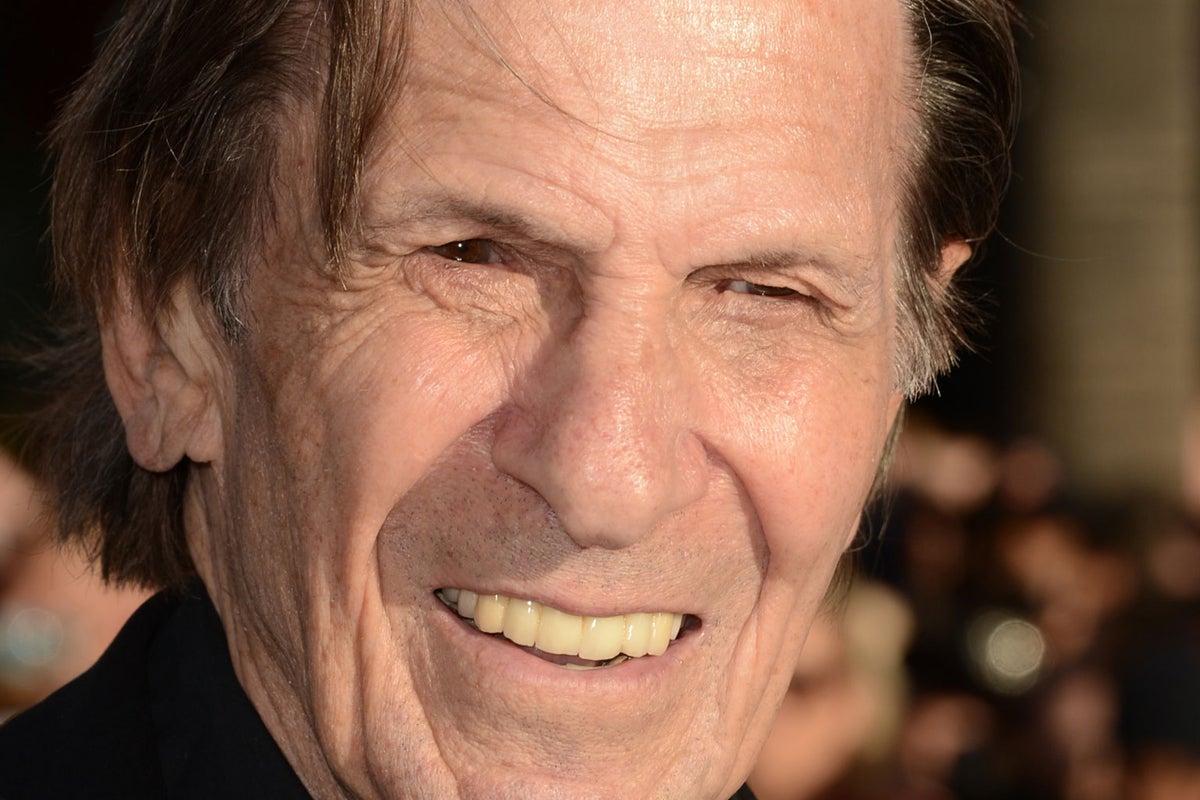 did leonard nimoy smoke cigarettes Leonard Nimoy illness: Star Trek actor reveals he has chronic lung disease  | The Independent