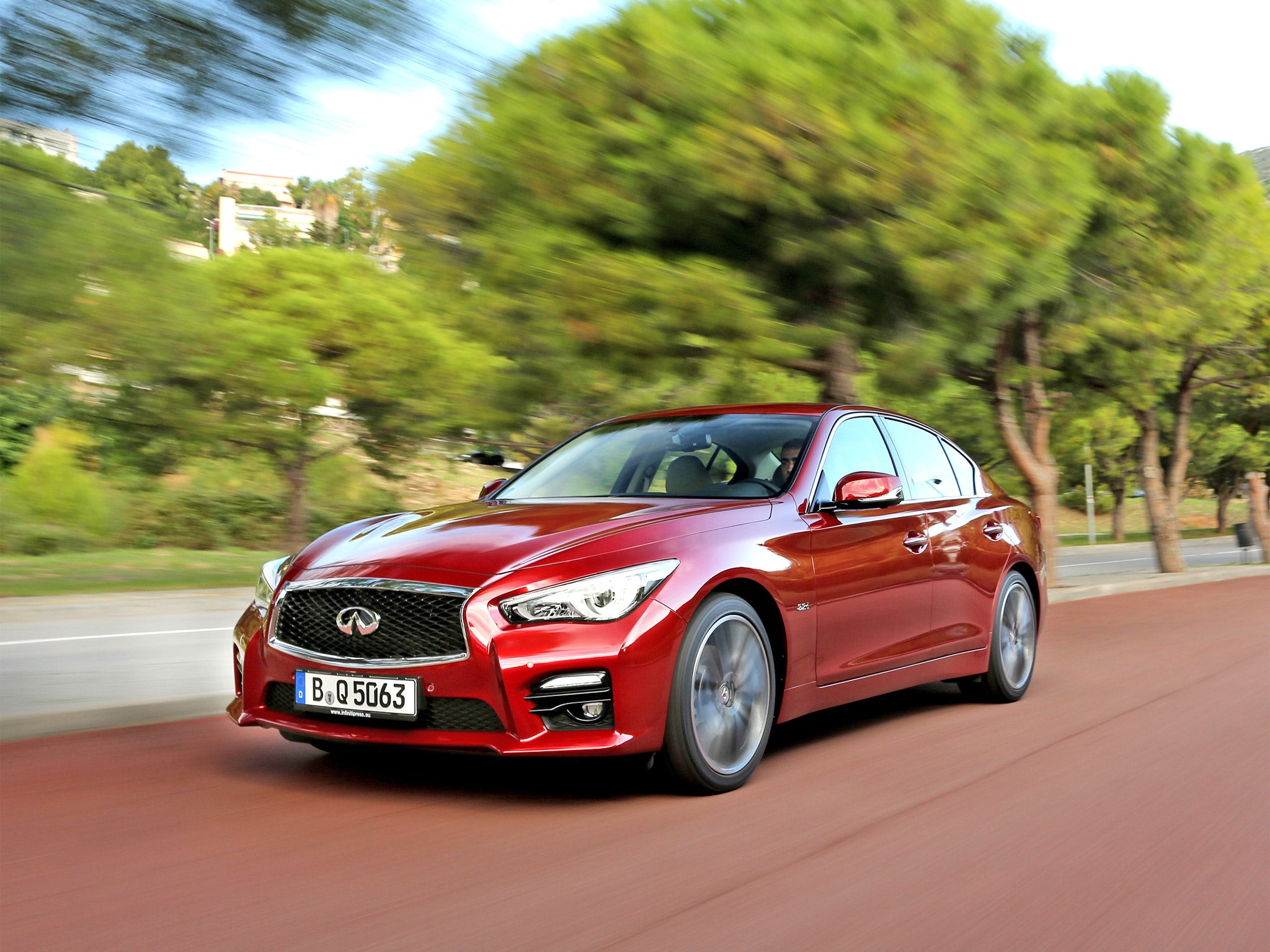 The Infiniti Q50 comes with social network apps built in as standard