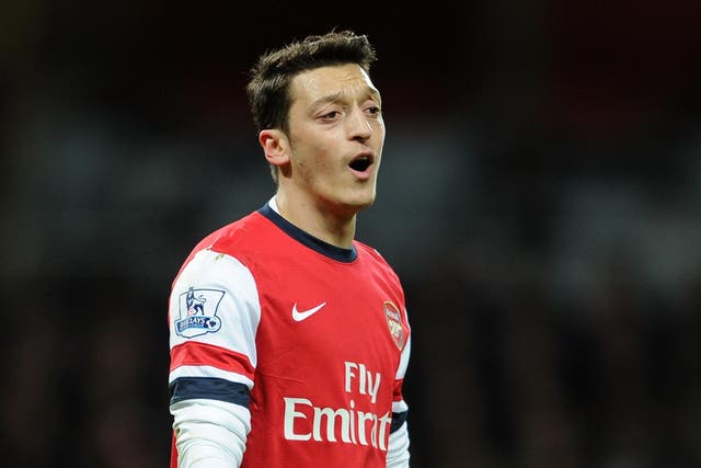 Mesut Özil needs forward options to shine at Arsenal
