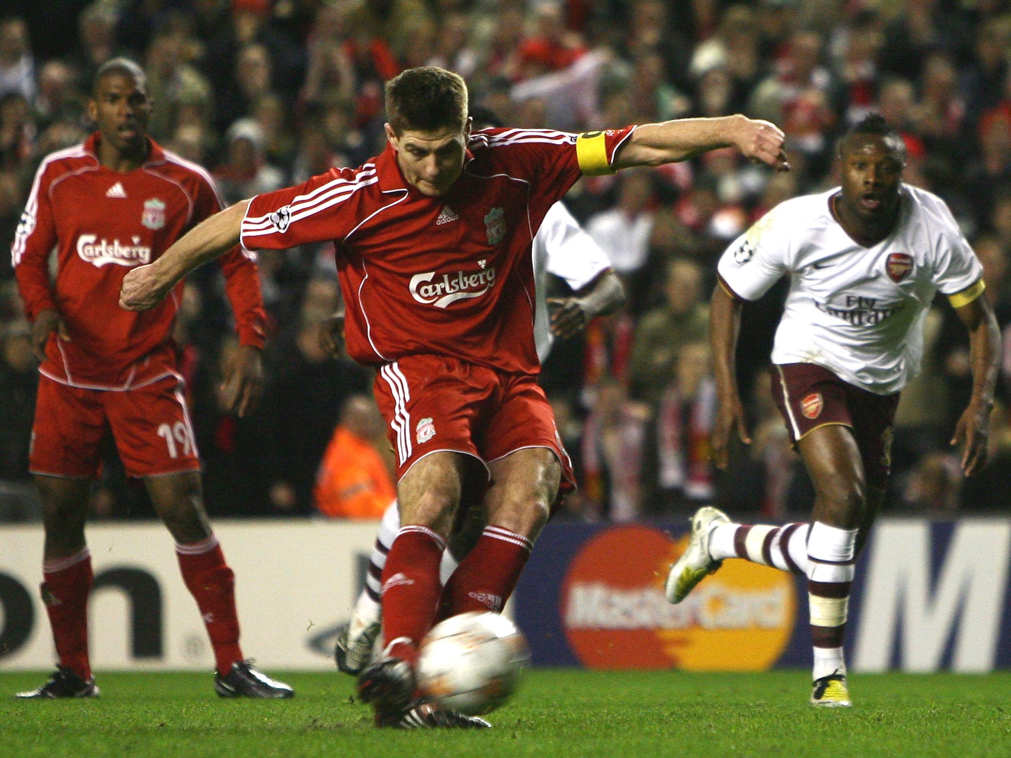 Steven Gerrard scores a penalty for Liverpool during their 2008 series against Arsenal