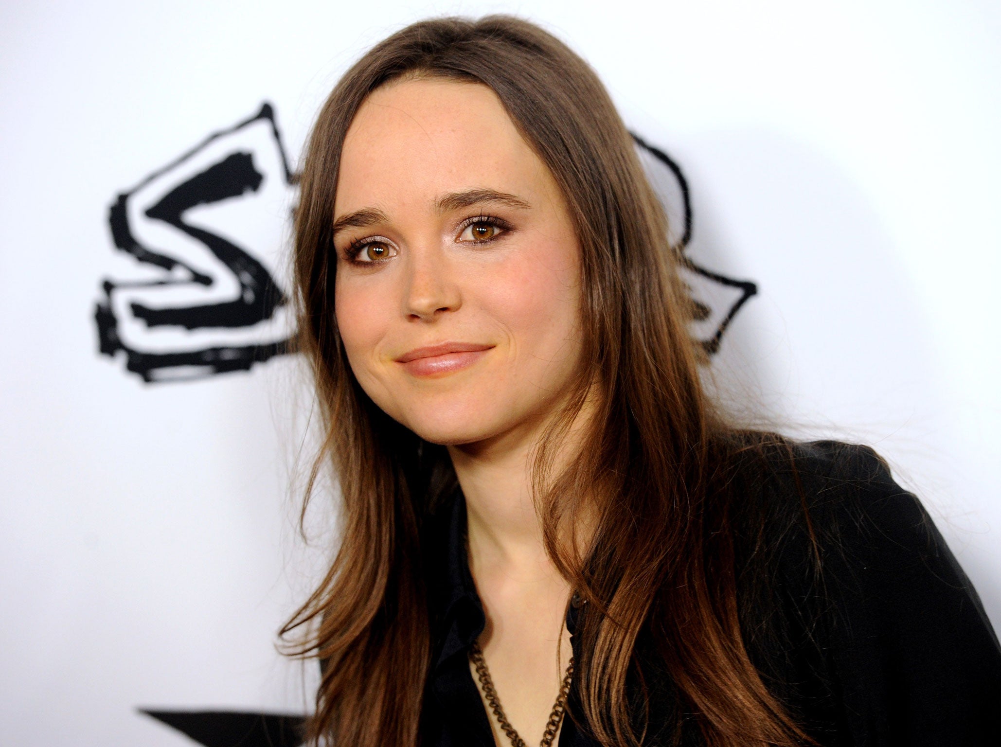 Ellen Page: Star of Juno announces she's gay at Las Vegas conference ...