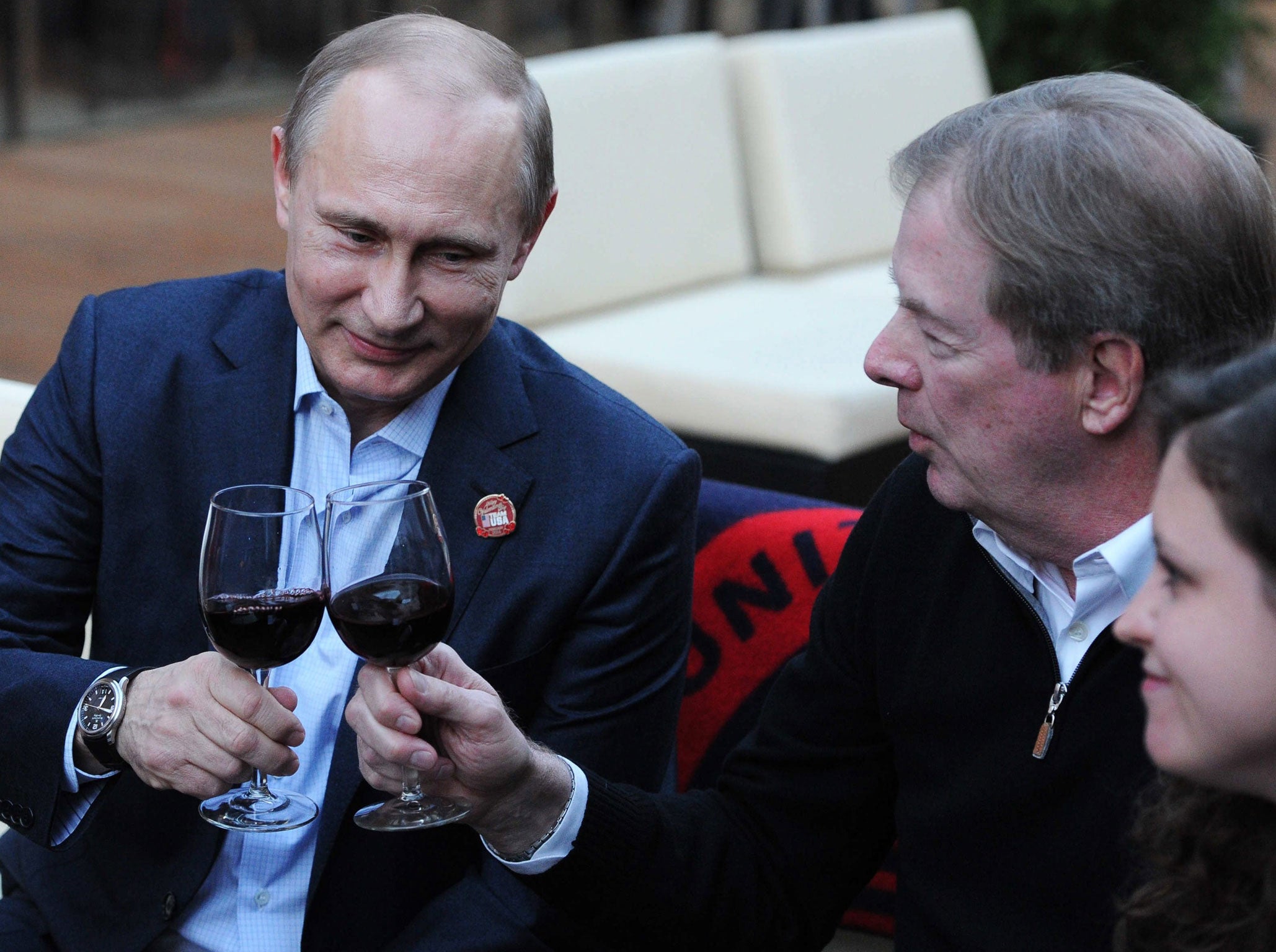 Russian President Vladimir Putin (L) toasts with Chairman of the United States Olympic Committee (USOC) Larry Probst while visiting the House of USA during the Sochi 2014 Olympic Games in Sochi, Russia, 14 February 2014