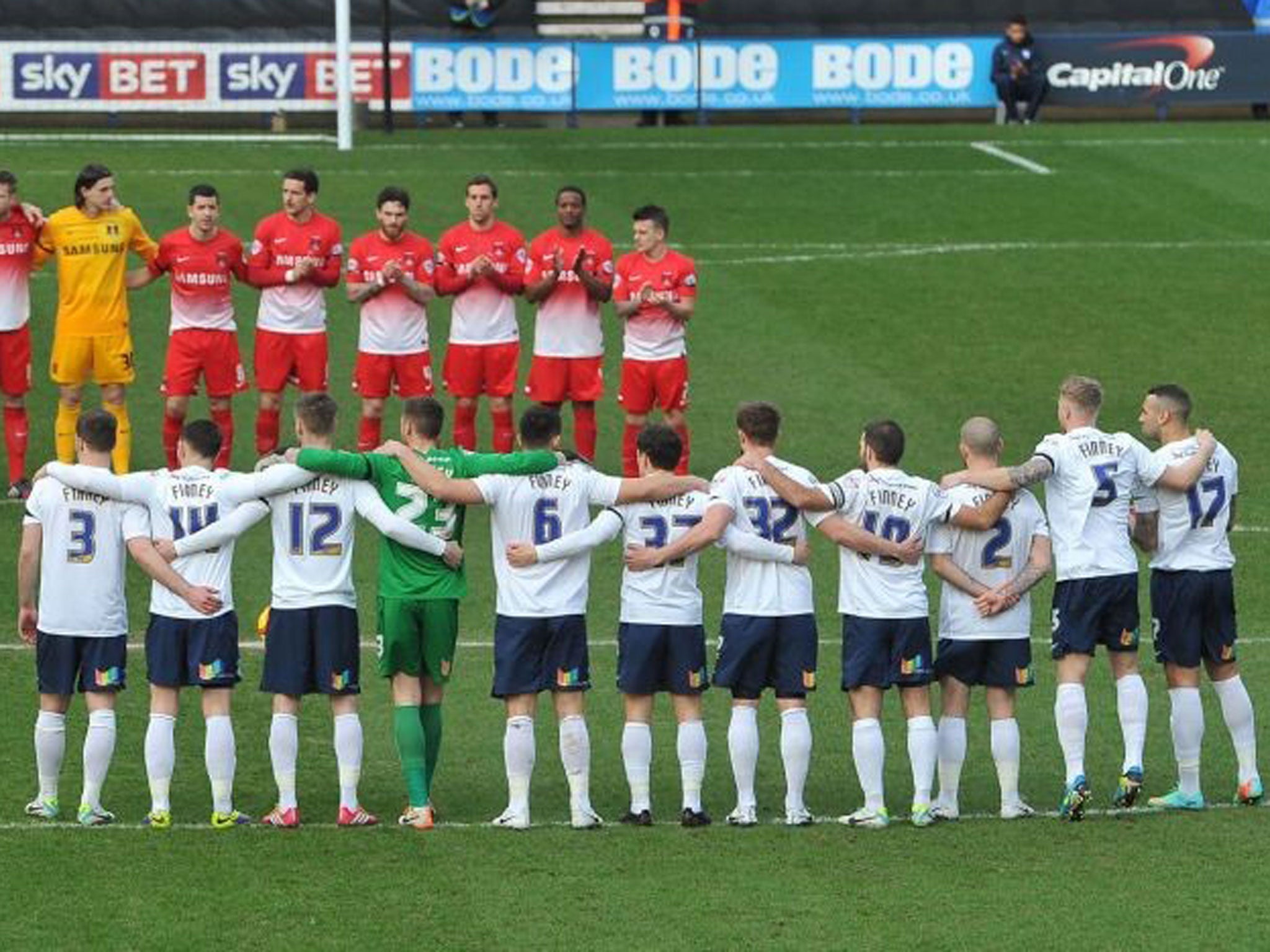 North End players in a pre-match tribute, all sporting ‘Finney’ shirts