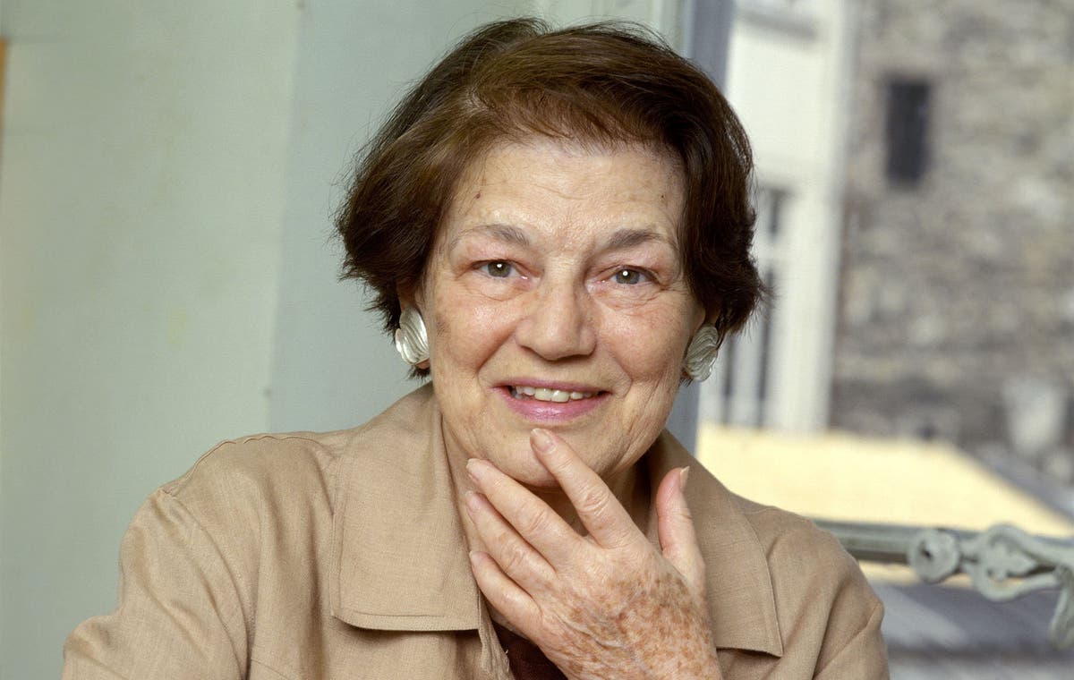 Mavis Gallant dead: Canadian short story writer dies aged 91, publisher ...