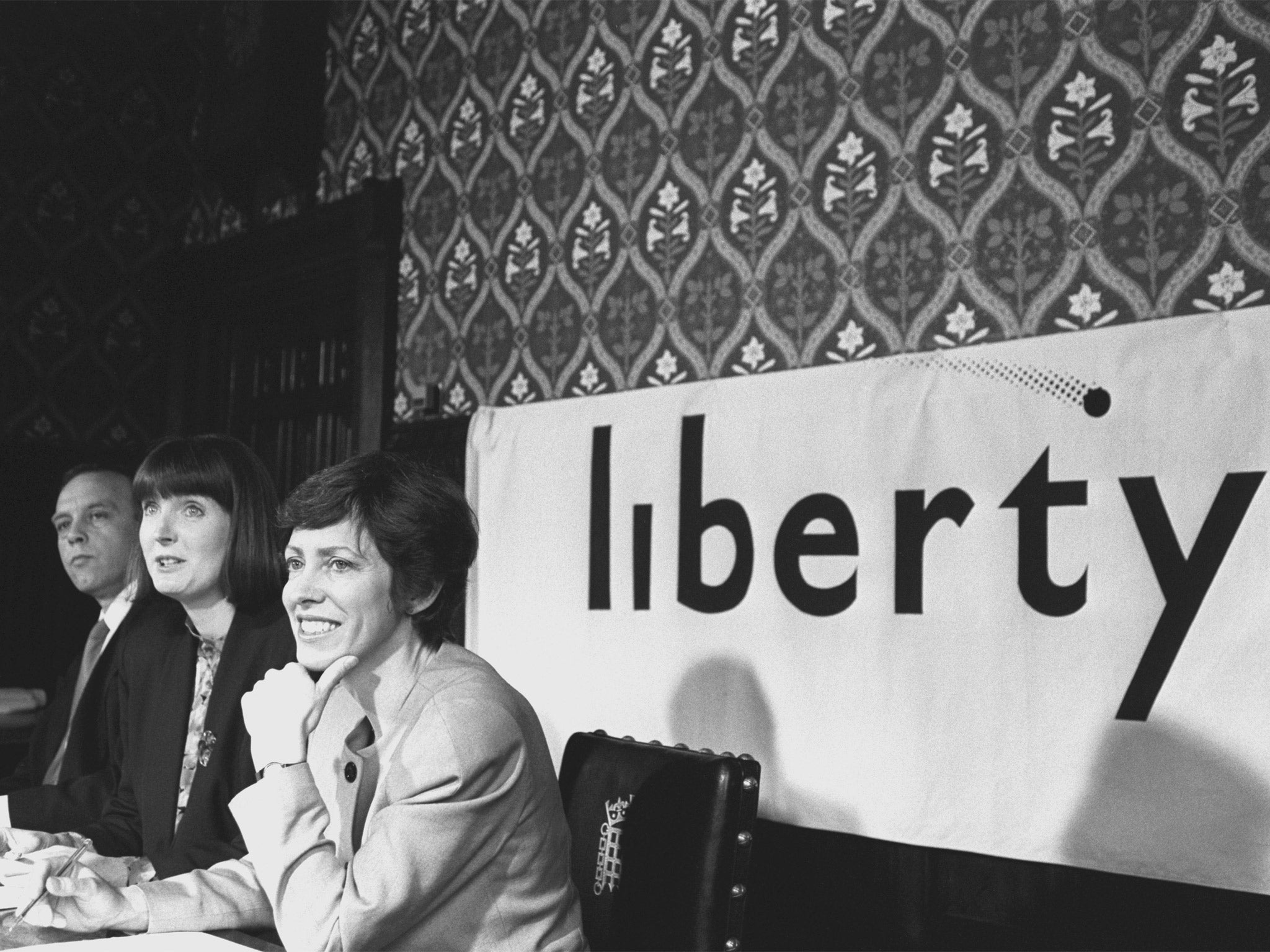 Harriet Harman (centre) and Patricia Hewitt (right) with the NCCL in 1990