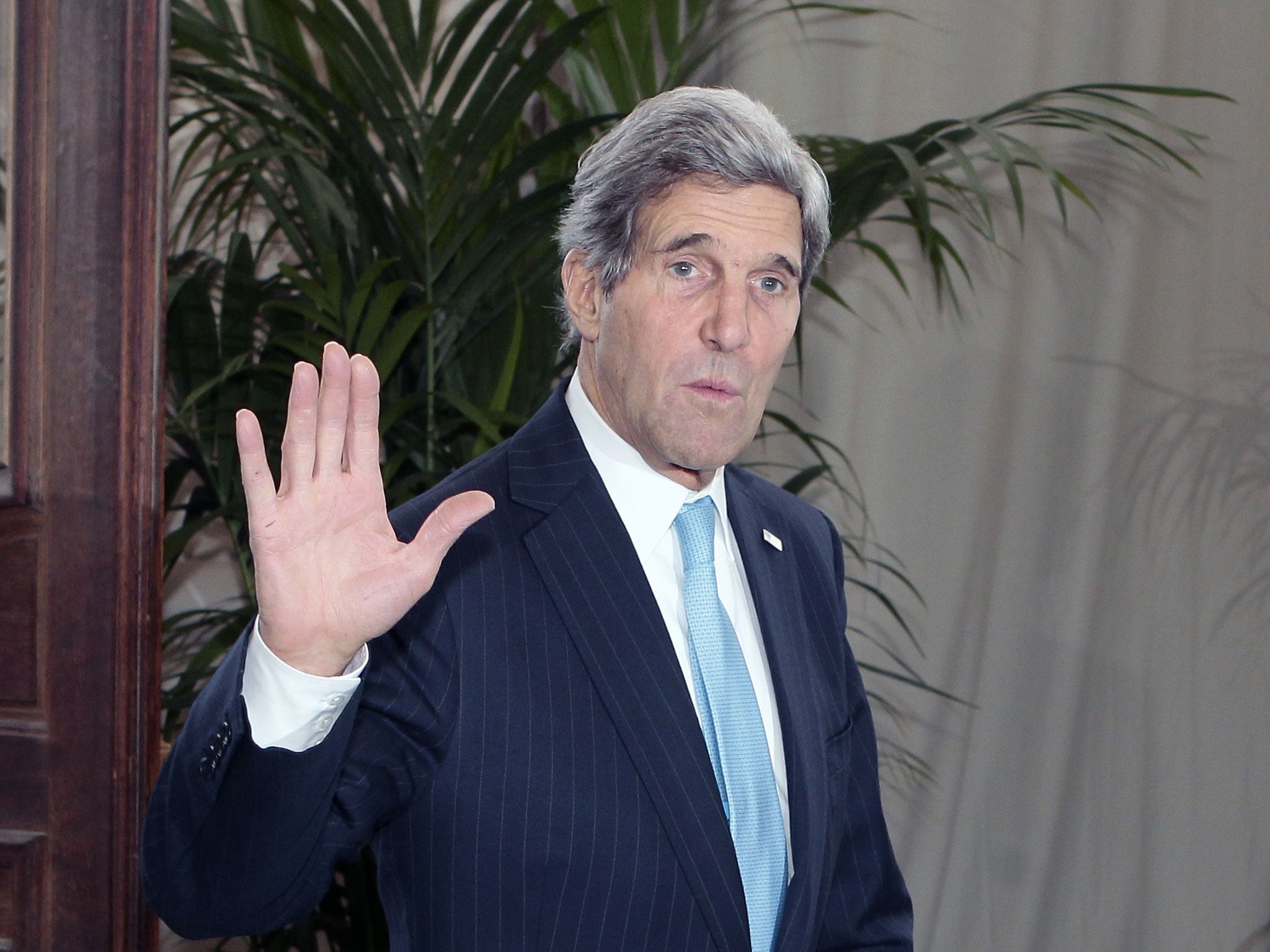 US Secretary of State John Kerry told NBC News that Russian needs to make careful decisions regarding Ukraine