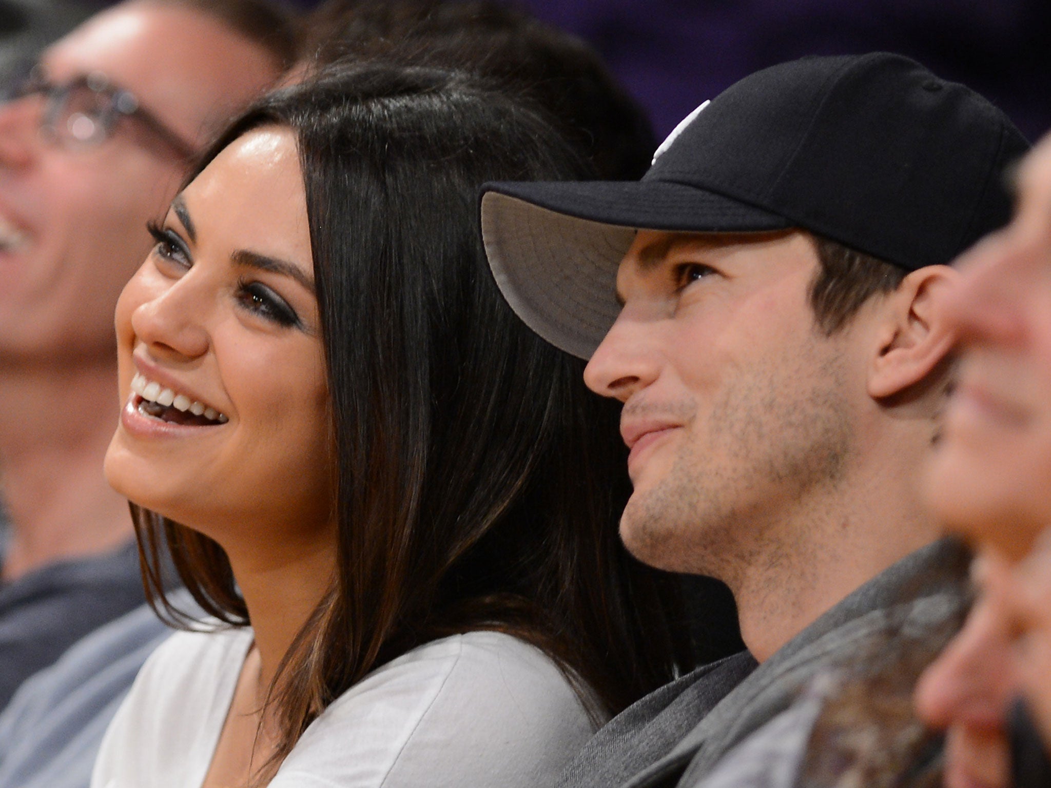 ashton kutcher mila kunis wedding