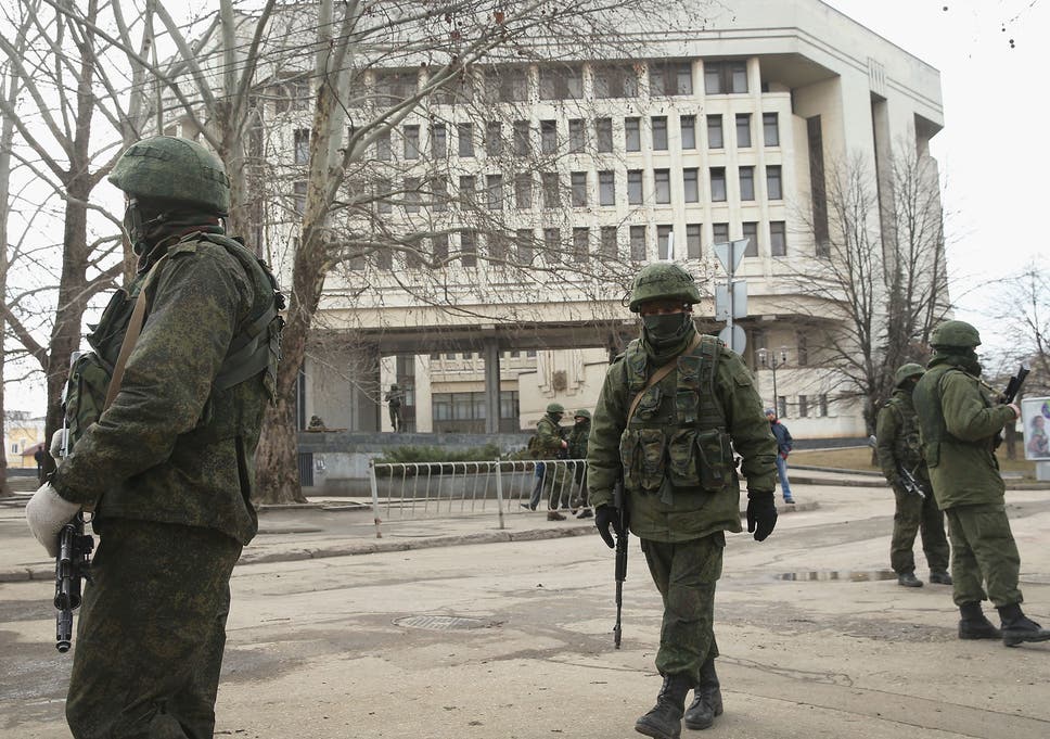 v2-Russian-troops-guard-Crimean-parliament.jpg