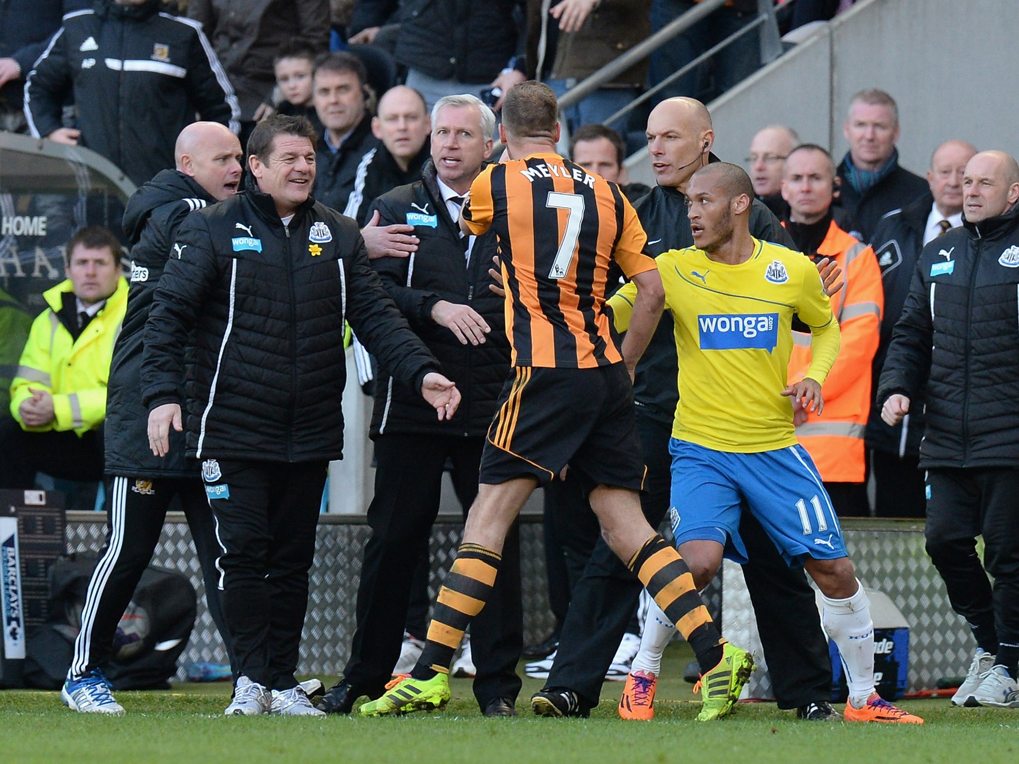 Newcastle manager Alan Pardew was sent to the stands for clashing with Hull midfielder David Meyler