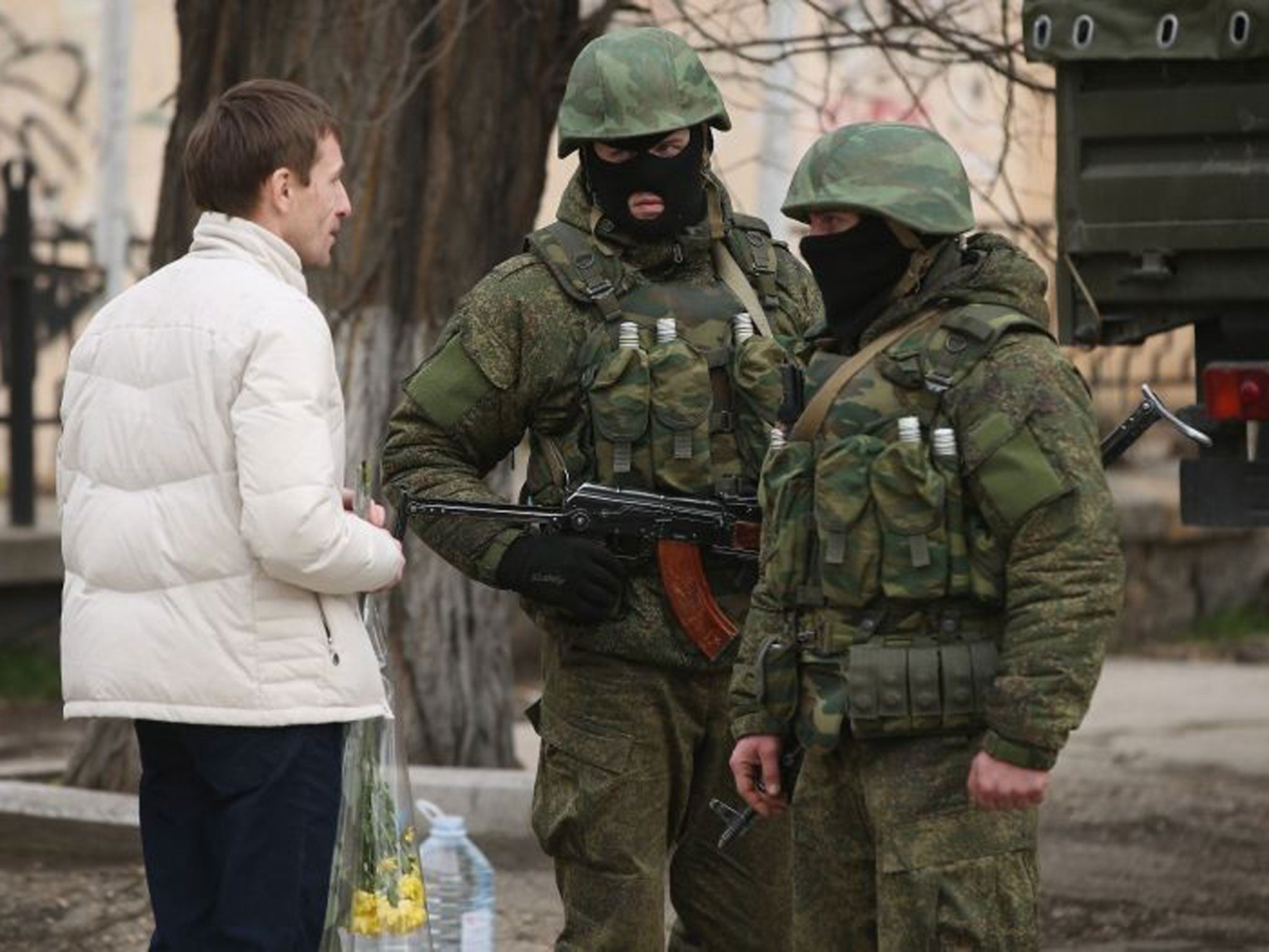 Soldiers in Simferopol