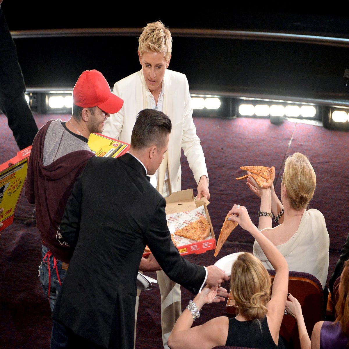 Ellen Degeneres' Oscars 2014 pizza delivery boy earns $1,000 tip ...