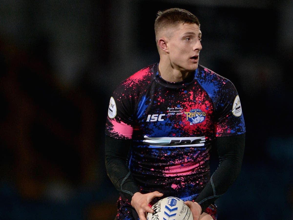 super league leeds rhinos help struggling rival bradford bulls with loan signing of stand off liam sutcliffe the independent the independent