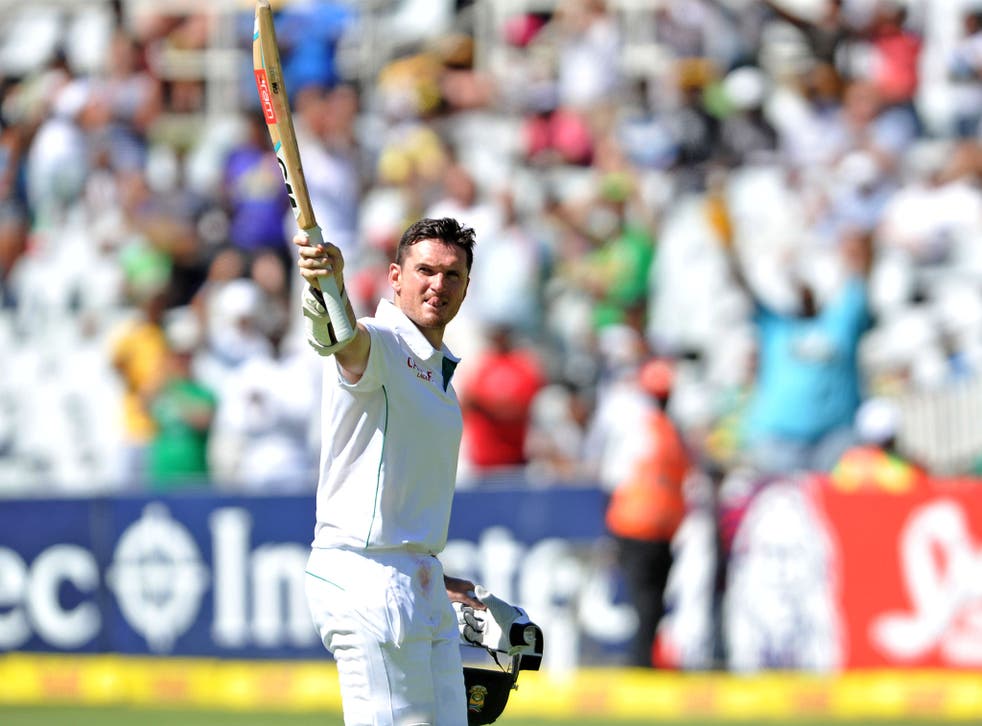 South Africa's captain Graeme Smith salutes the crowd after playing his last innings