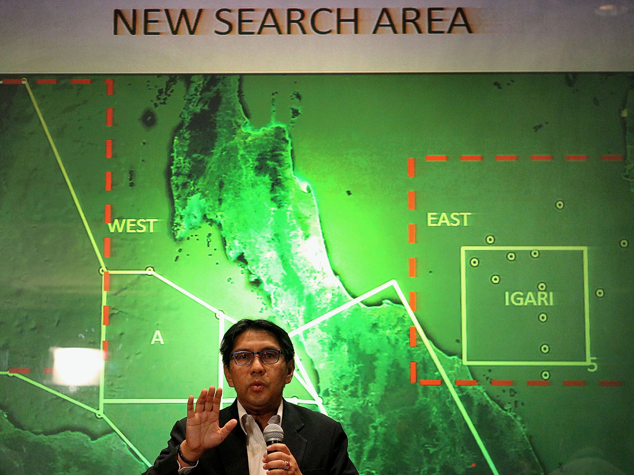 Azharuddin Abdul Rahman briefs reporters on search and recovery efforts (AP)