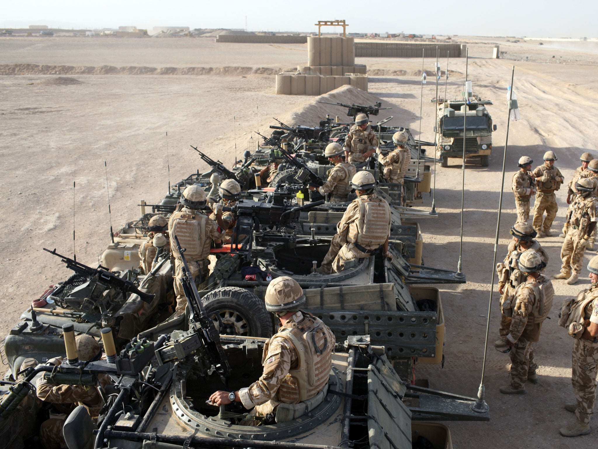 Корпус подразделение. Военная база в Афганистане Кэмп Бастион. Британские войска в Афганистане. Британия в Афганистане 2001. Британские войска грабят Афганистан.
