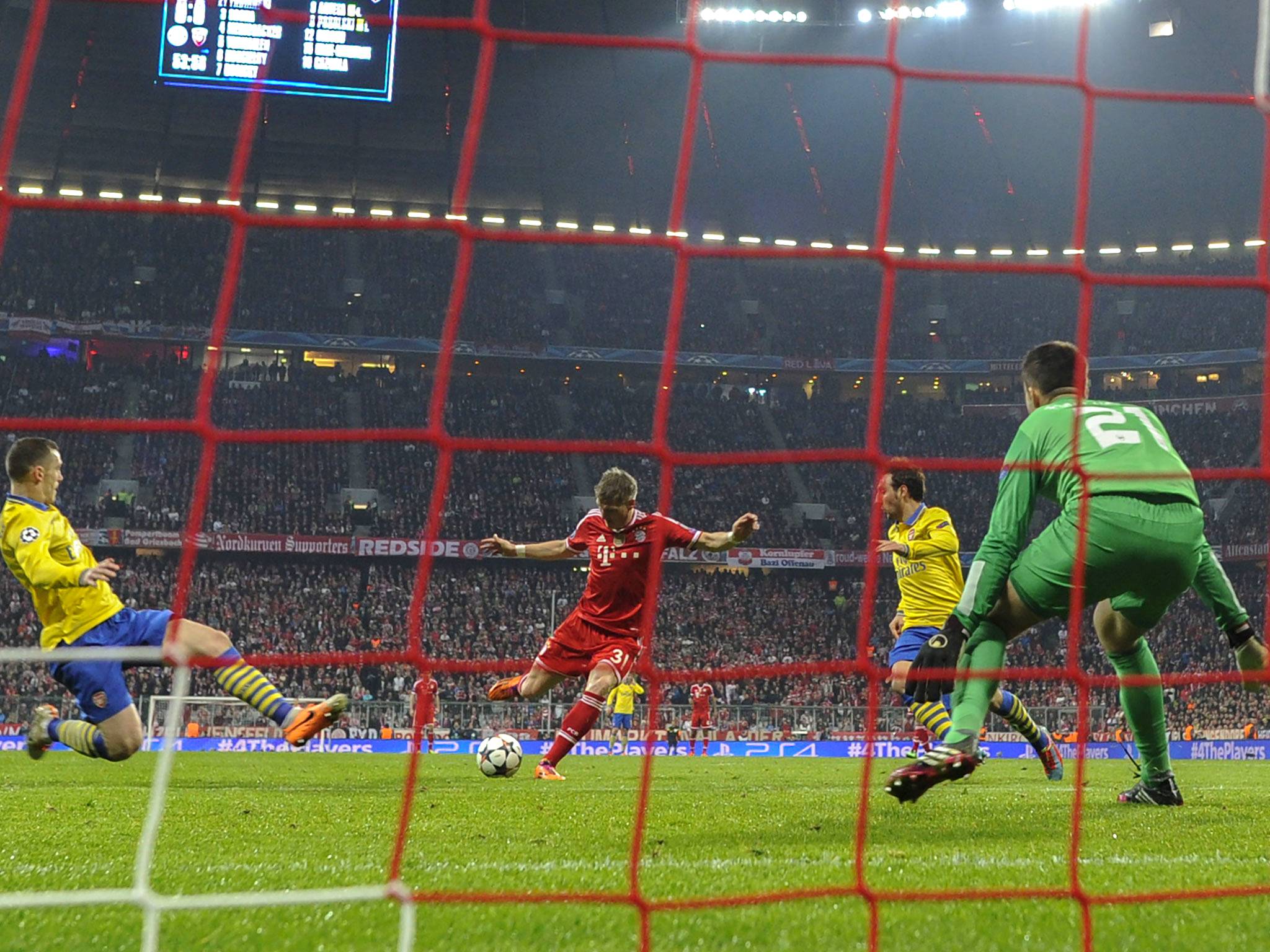 Bastian Schweinsteiger makes it 1-0 to Bayern against Arsenal