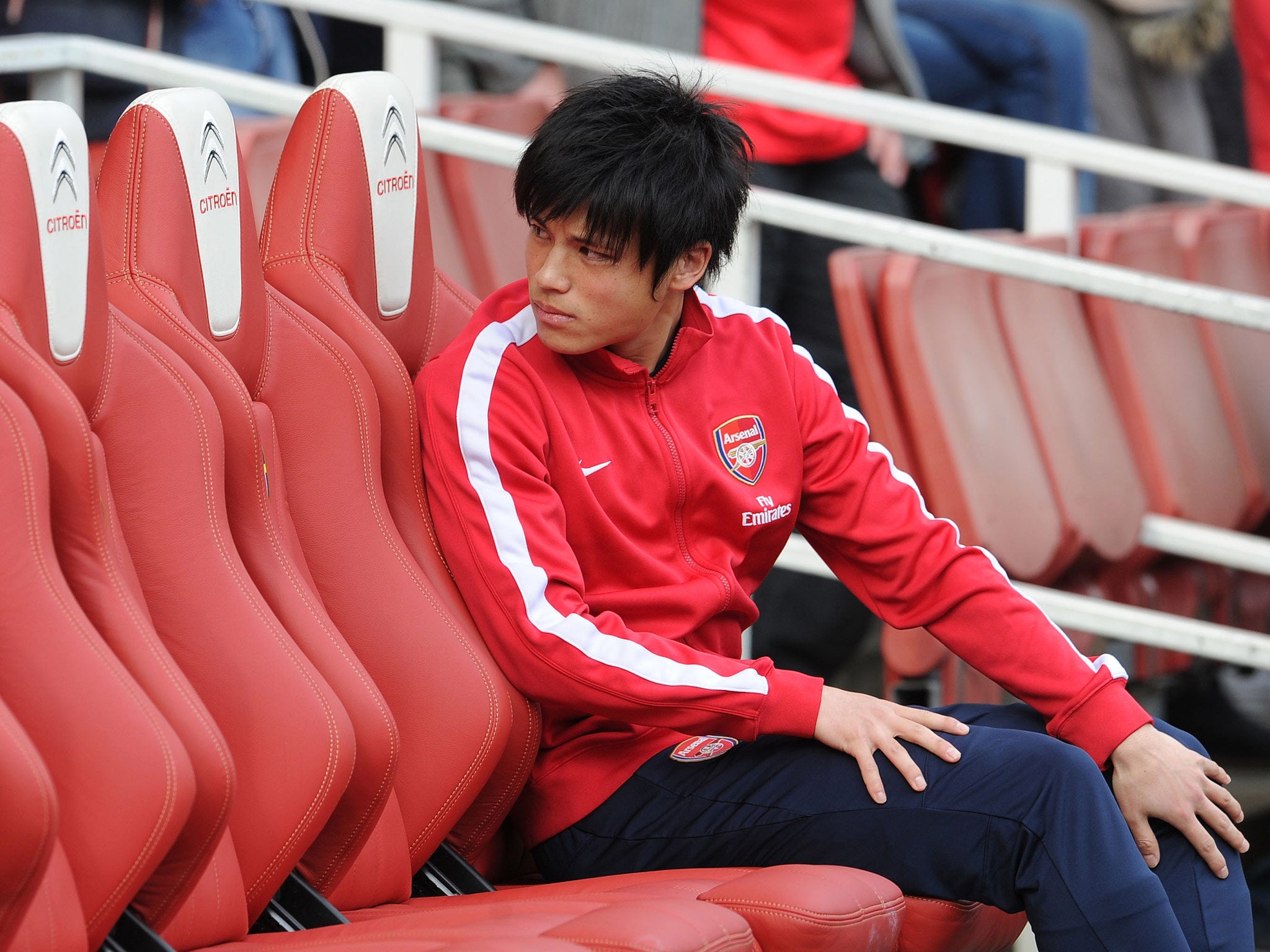 Ryo Miyaichi pictured on the bench for Arsenal