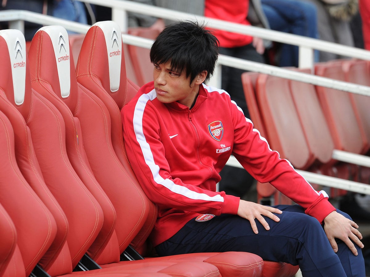 Ryo Miyaichi Leaves Arsenal Japanese Winger Signs For Fc Twente On Season Long Loan The Independent The Independent