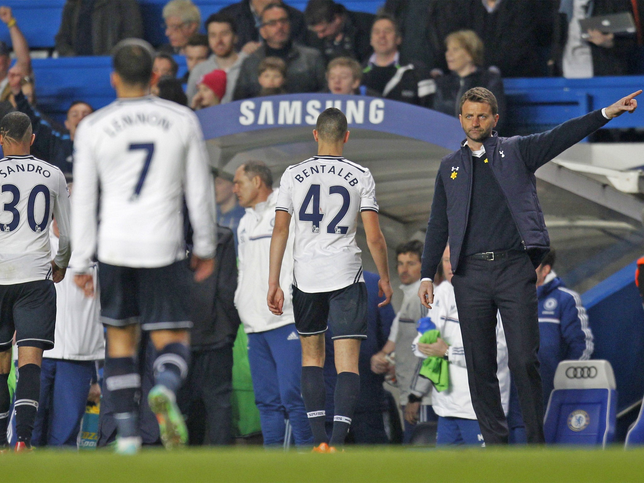 Tim Sherwood tells his players to applaud the fans after the loss against Chelsea on Saturday