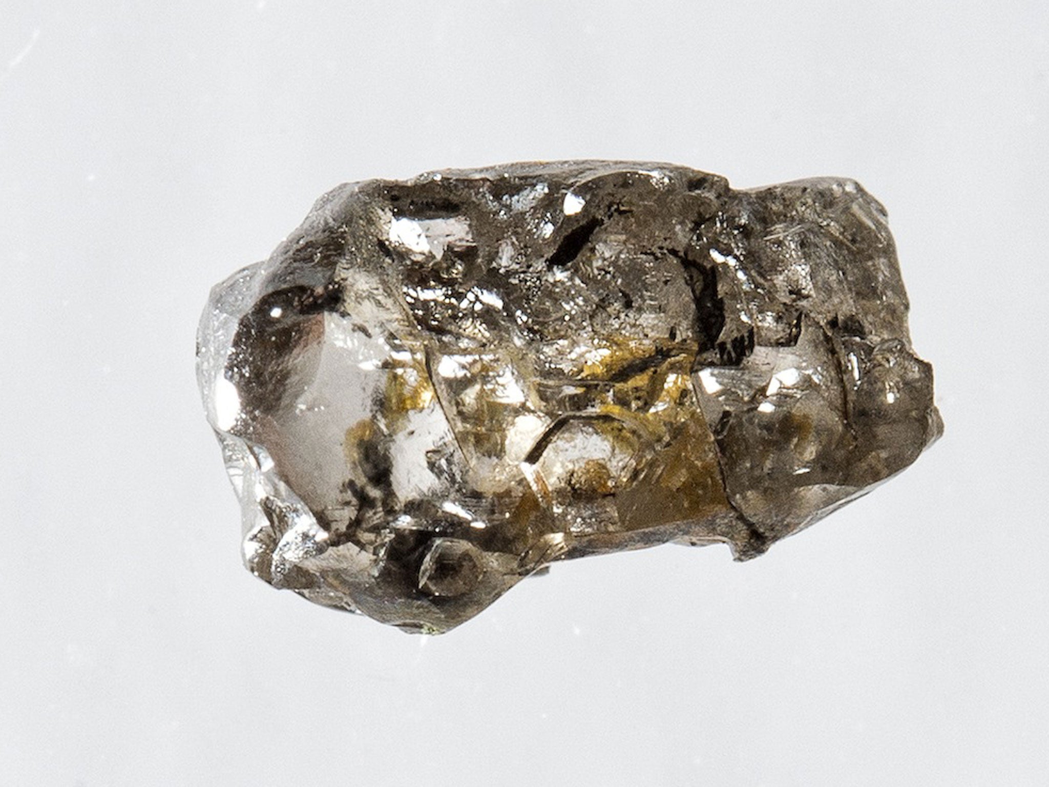 This rare diamond that survived a trip from deep within the Earth's interior has confirmed that beneath the planet’s crust is an ocean’s worth of water