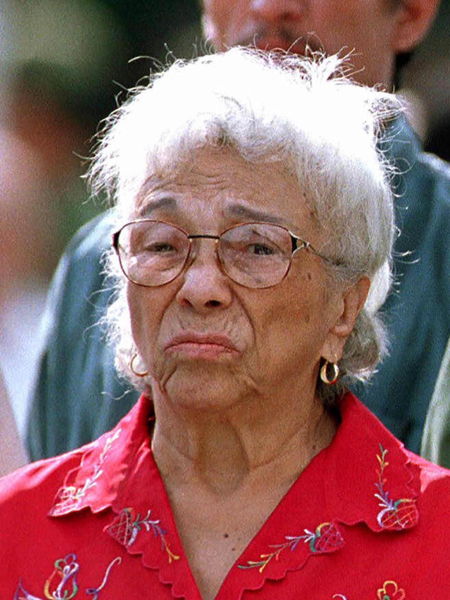 Hernandez in 1999 at the funeral of her husband, Jesus Montane