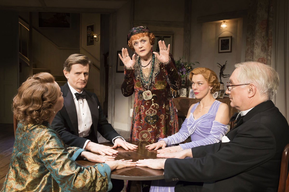 Blithe Spirit, theatre review: Angela Lansbury delicious in West End ...