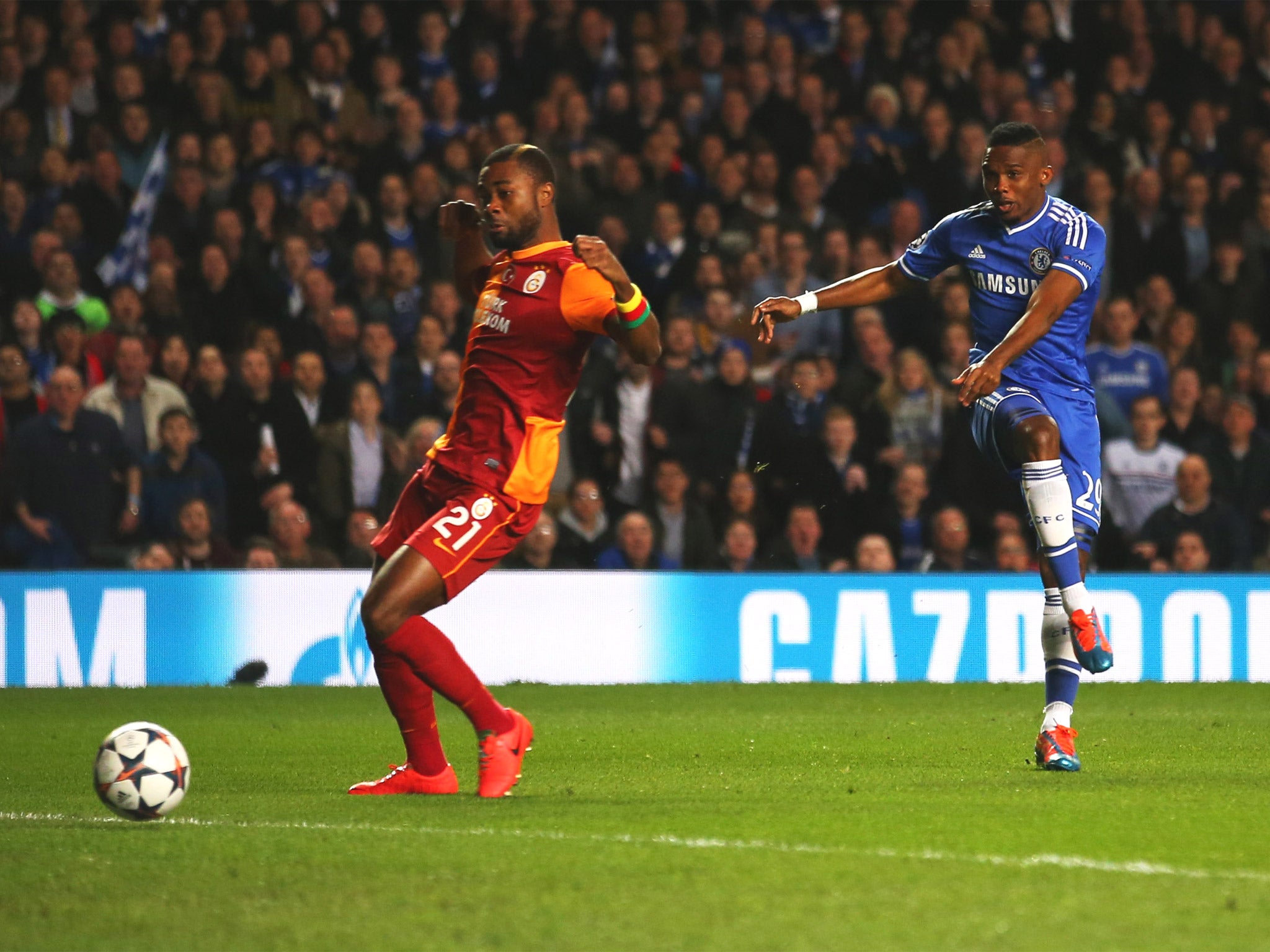 Samuel Eto'o shoots and scores the opening goal (GETTY)