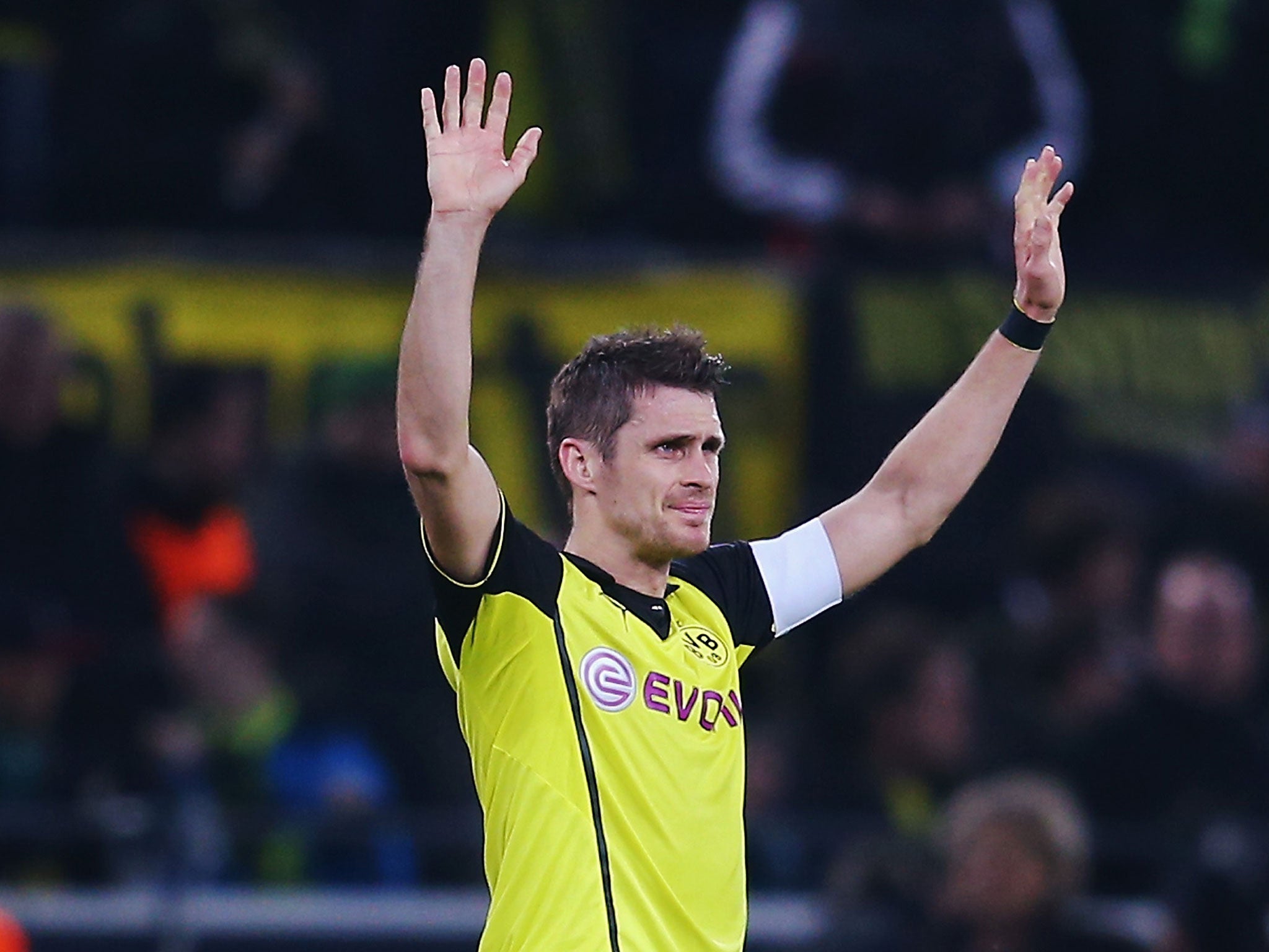Sebastian Kehl scored as Dortmund survived a scare before making the last eight