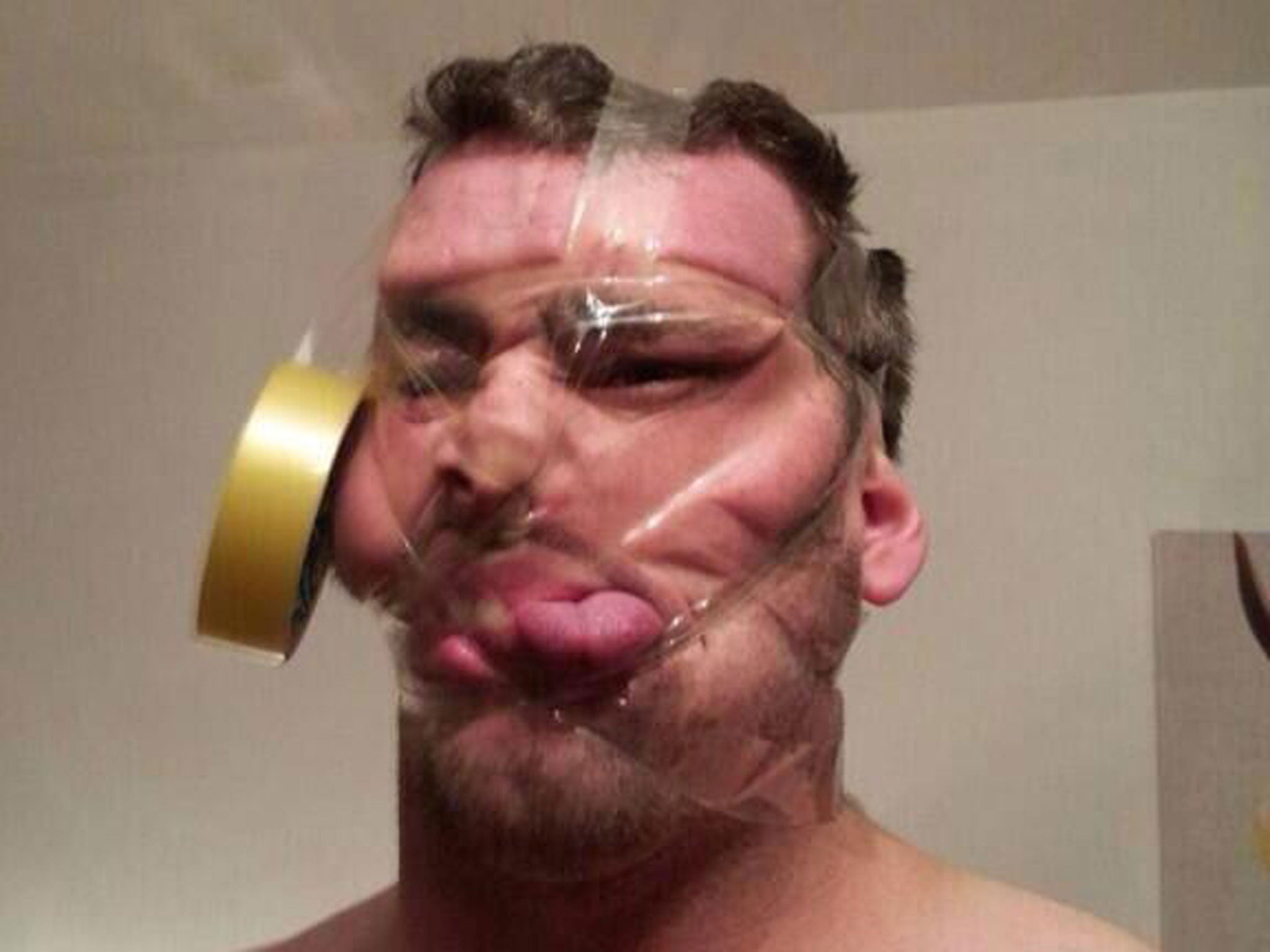 A Twitter user posts a Sellotape selfie