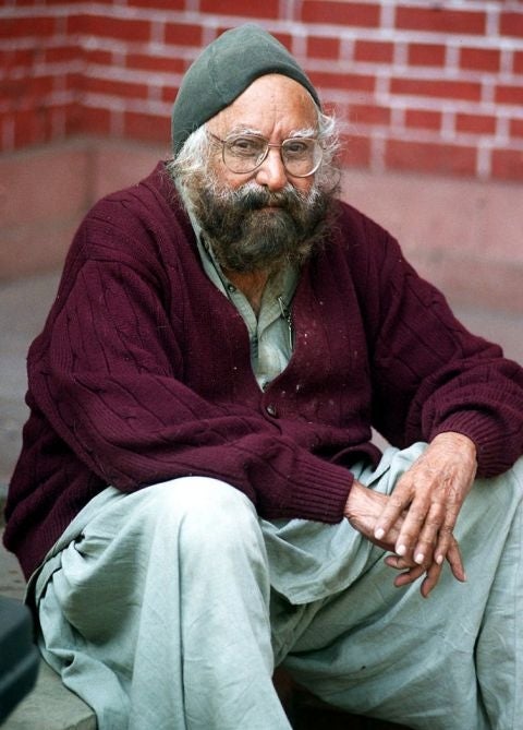 Indian author Khushwant Singh poses in New Delhi in 2004.