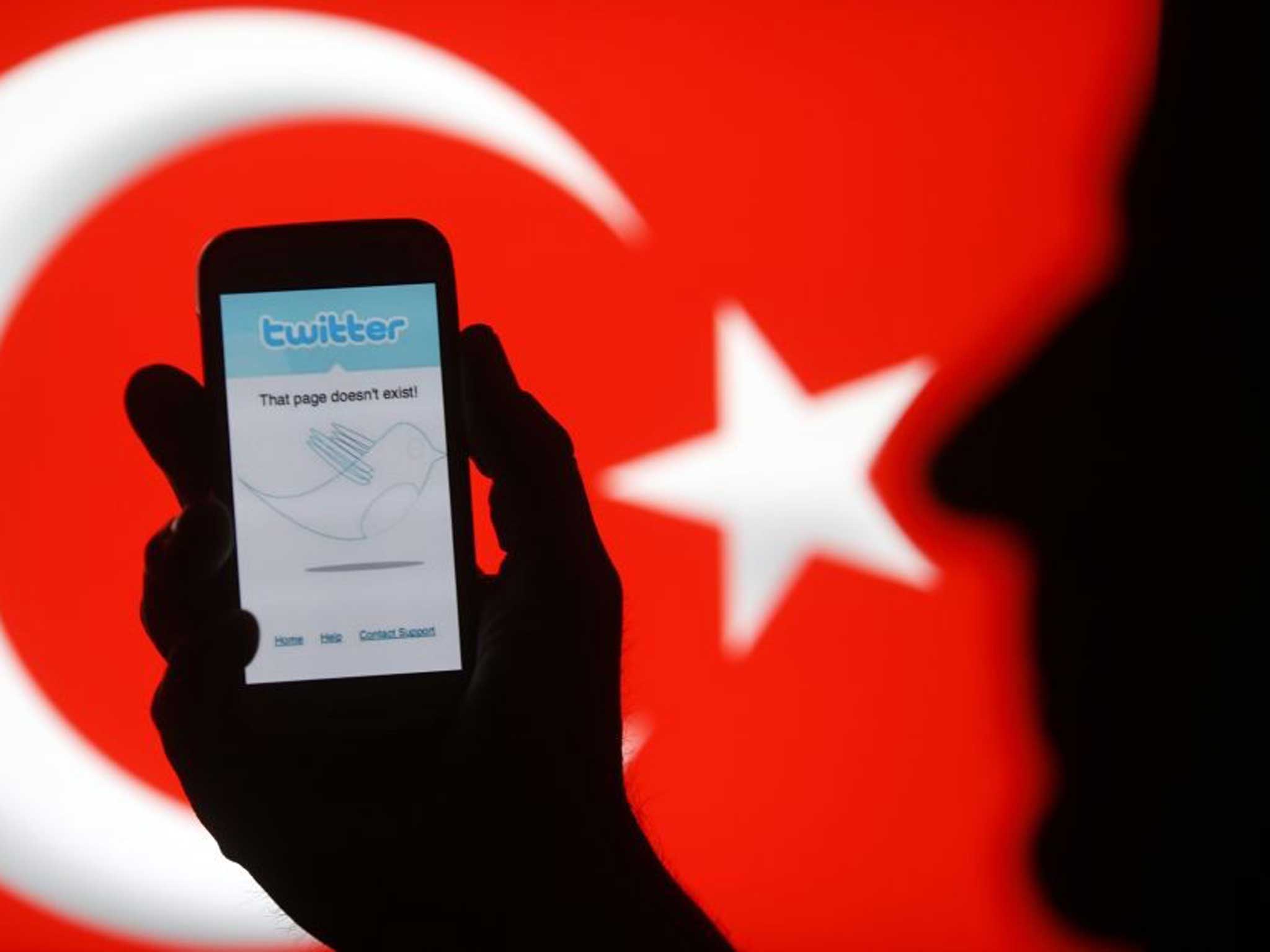 Twitter’s error message comes up – with the Turkish flag